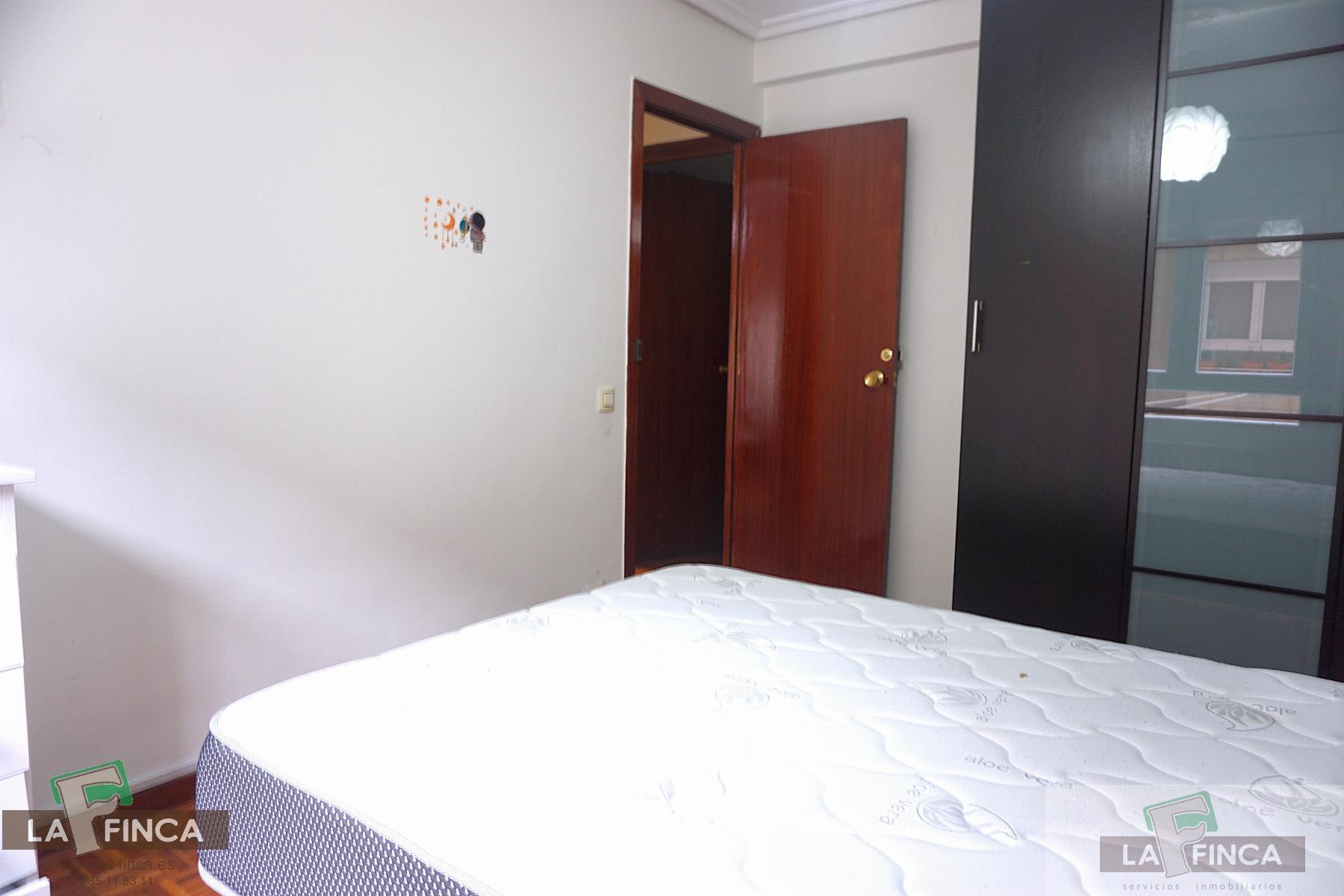 For rent of flat in Oviedo