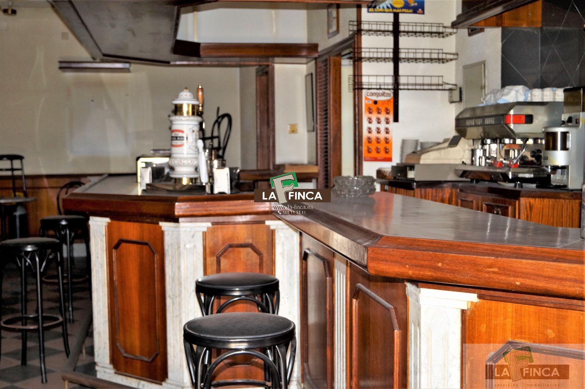 For sale of commercial in Oviedo
