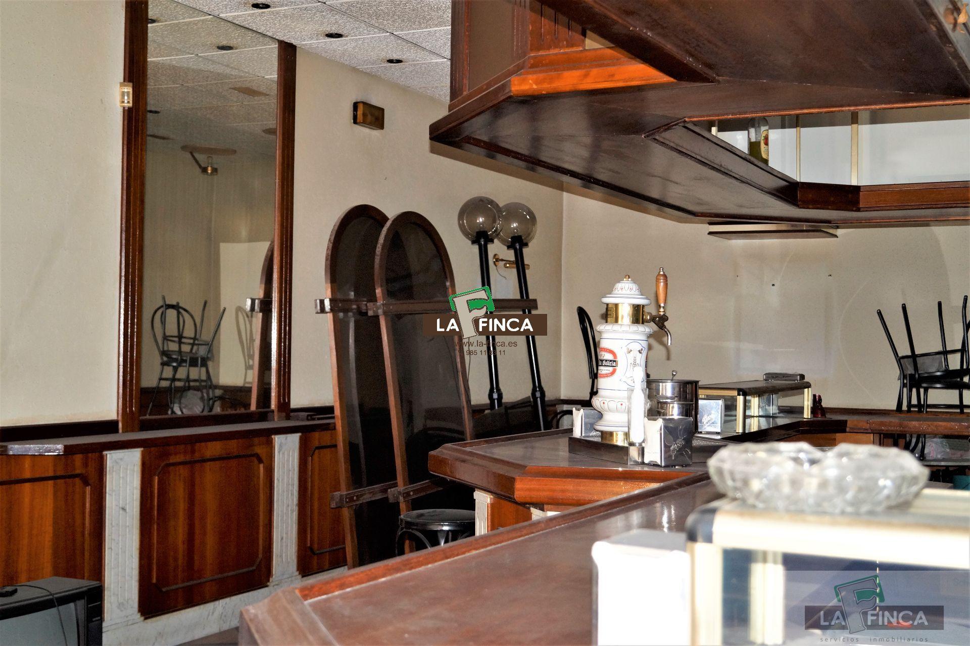 For sale of commercial in Oviedo