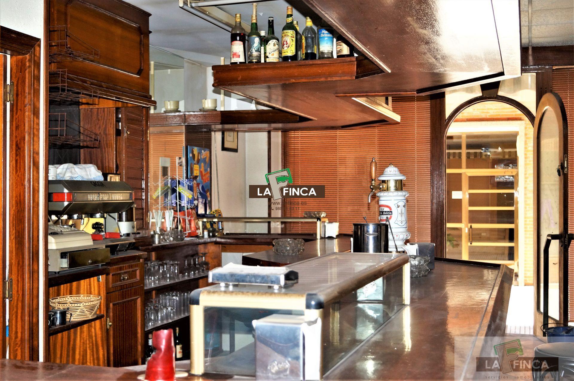 For sale of commercial in Oviedo