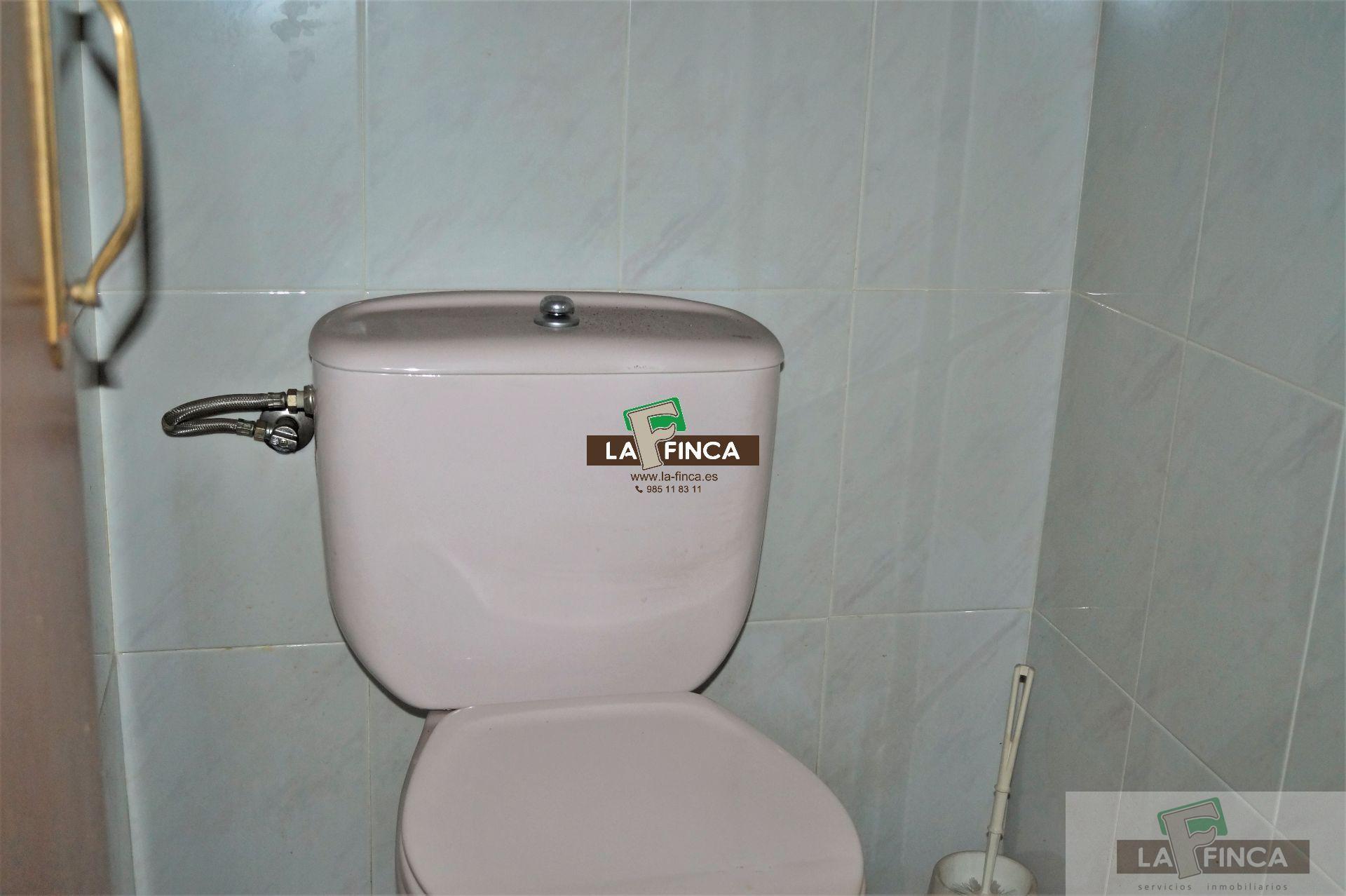 For sale of commercial in Oviedo