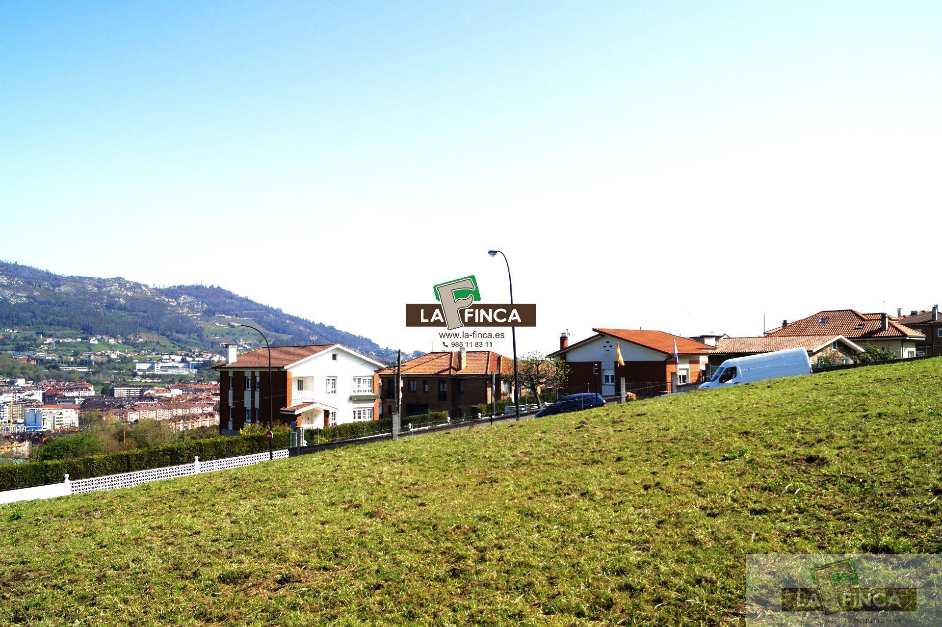 For sale of land in Oviedo