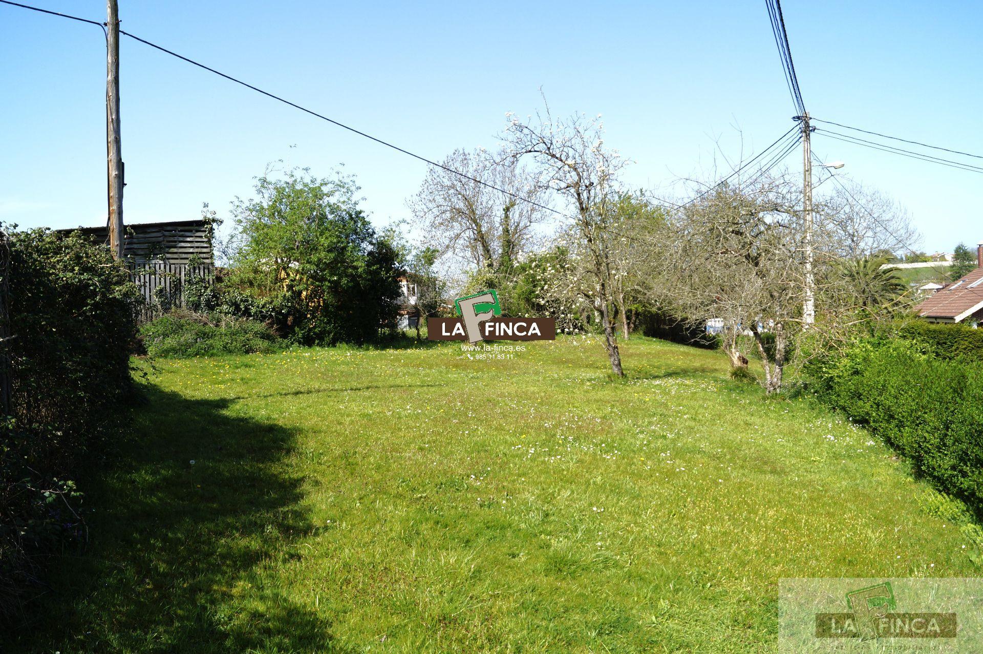 Venta de terreno en Latores