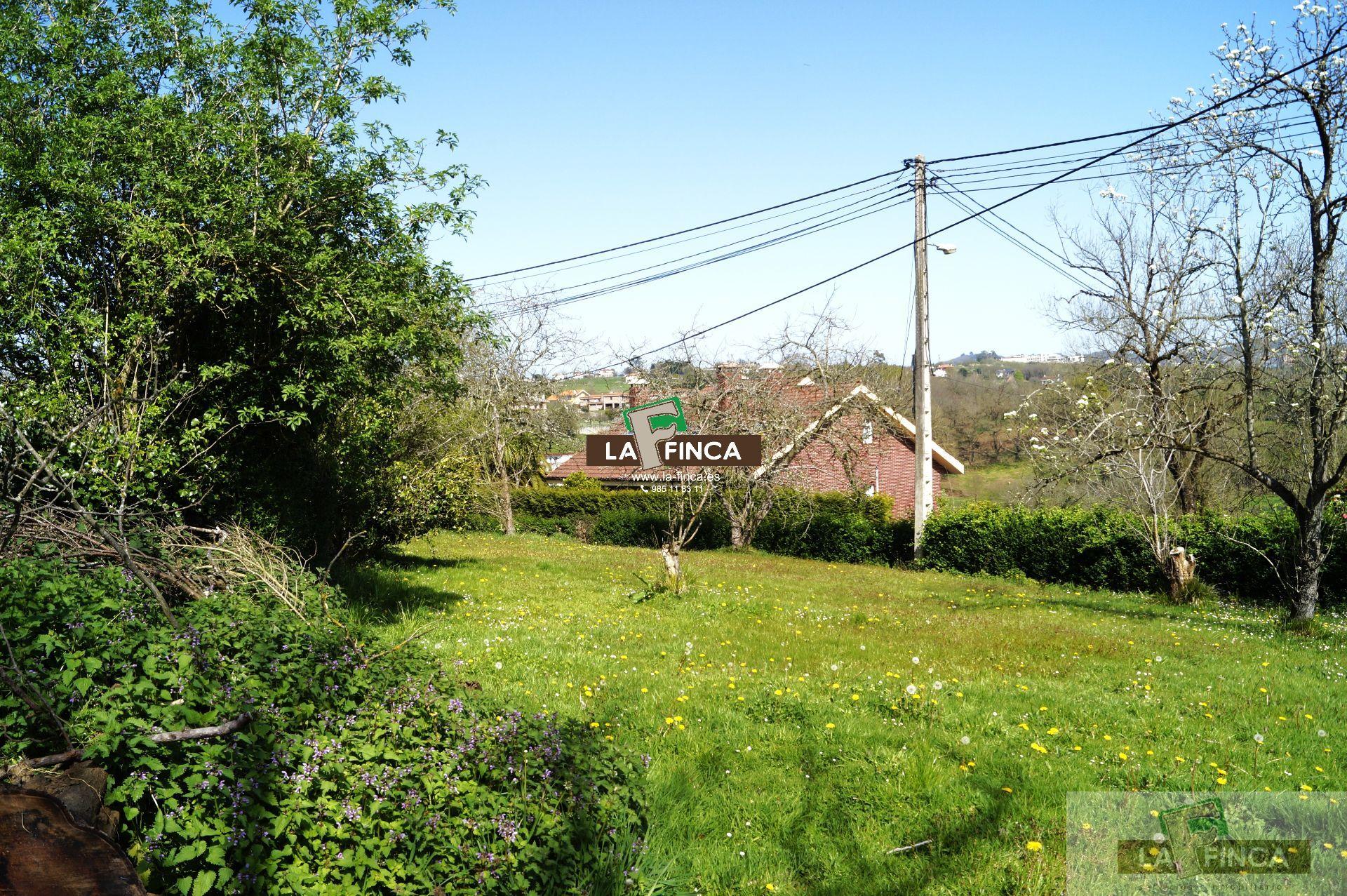 Venta de terreno en Latores