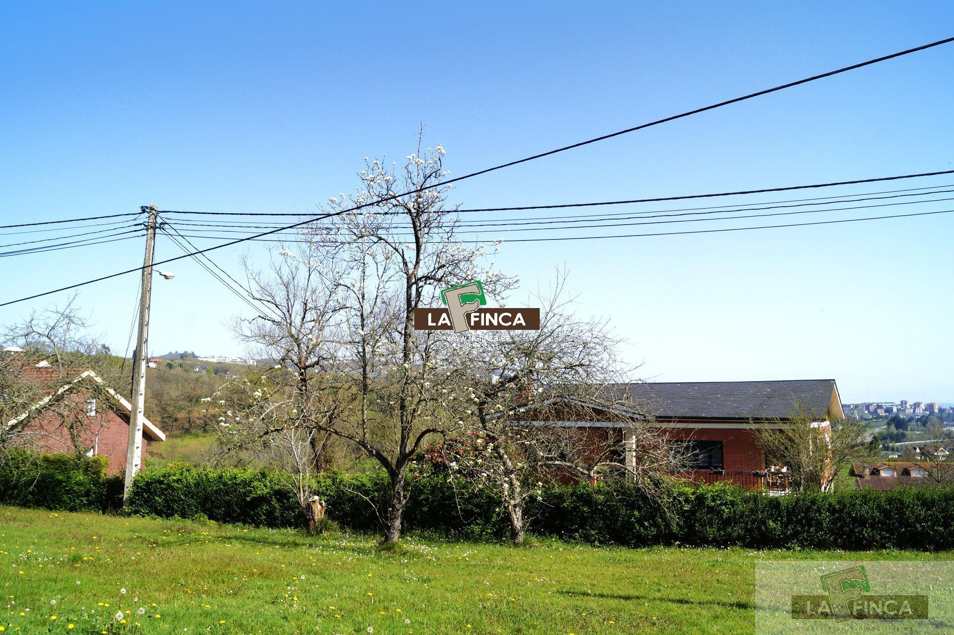 Venta de terreno en Latores