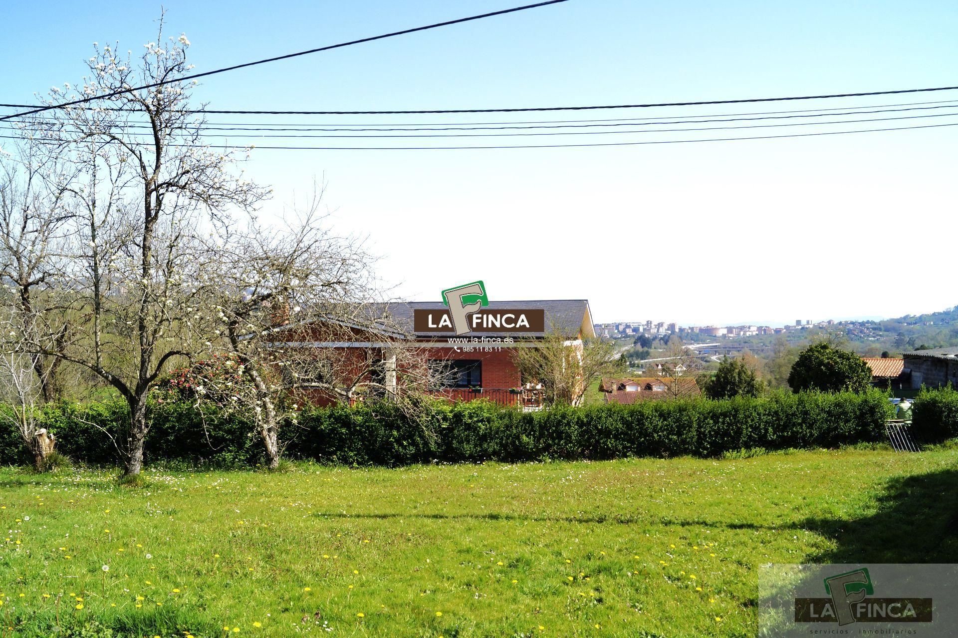 Venta de terreno en Latores