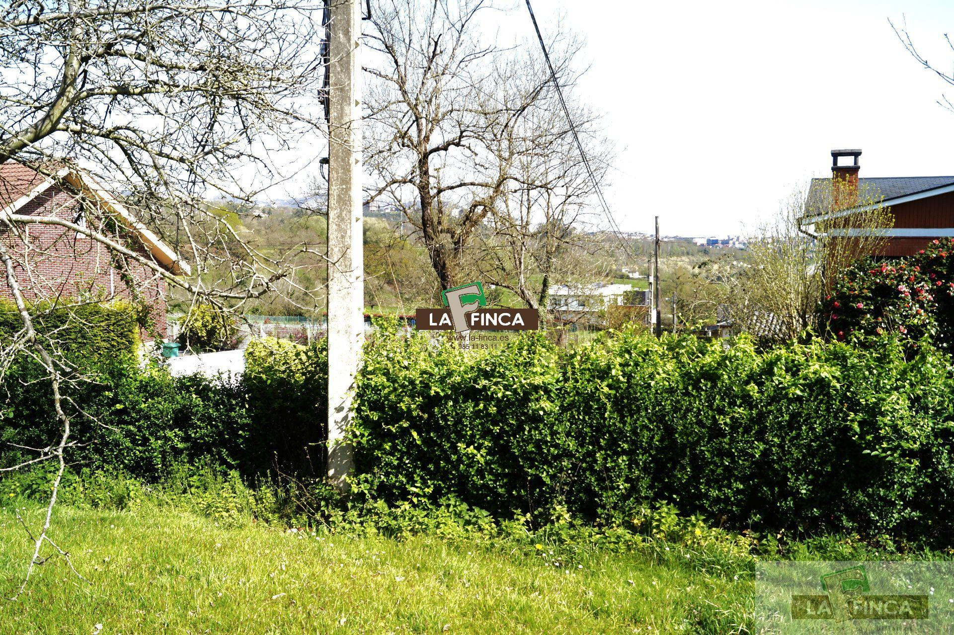 Venta de terreno en Latores