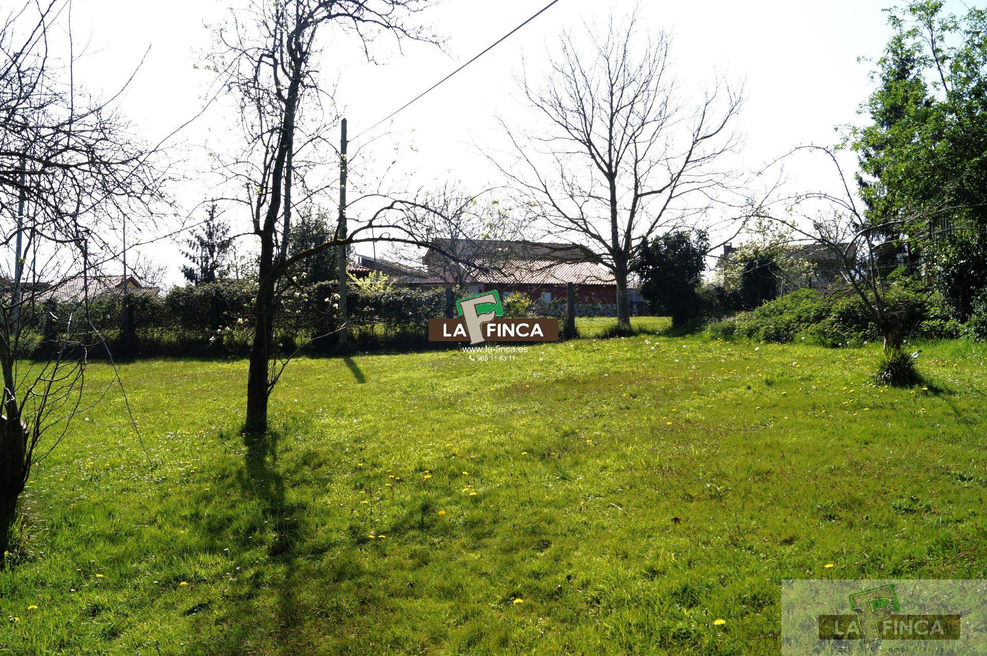 Venta de terreno en Latores