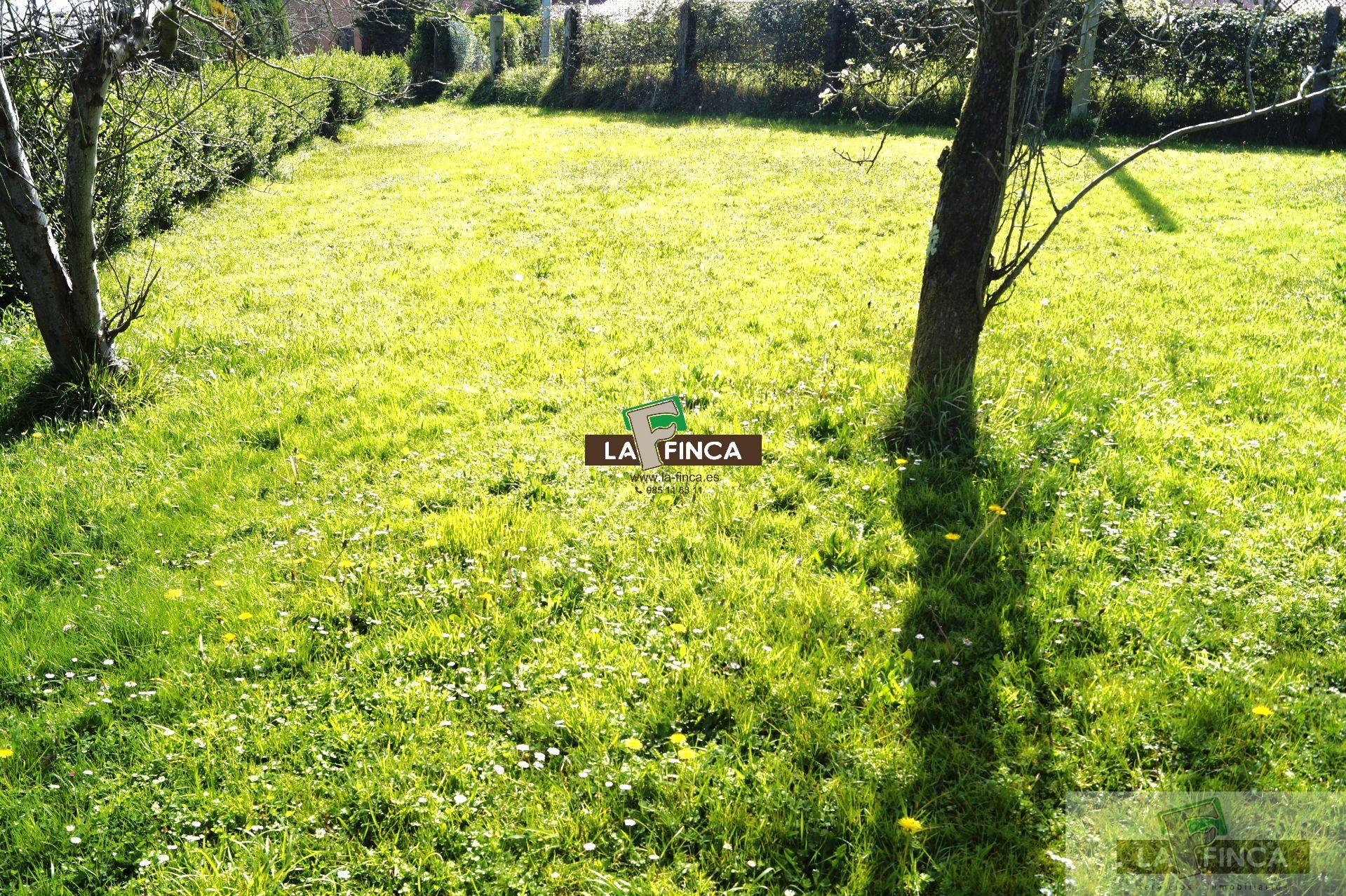 Venta de terreno en Latores