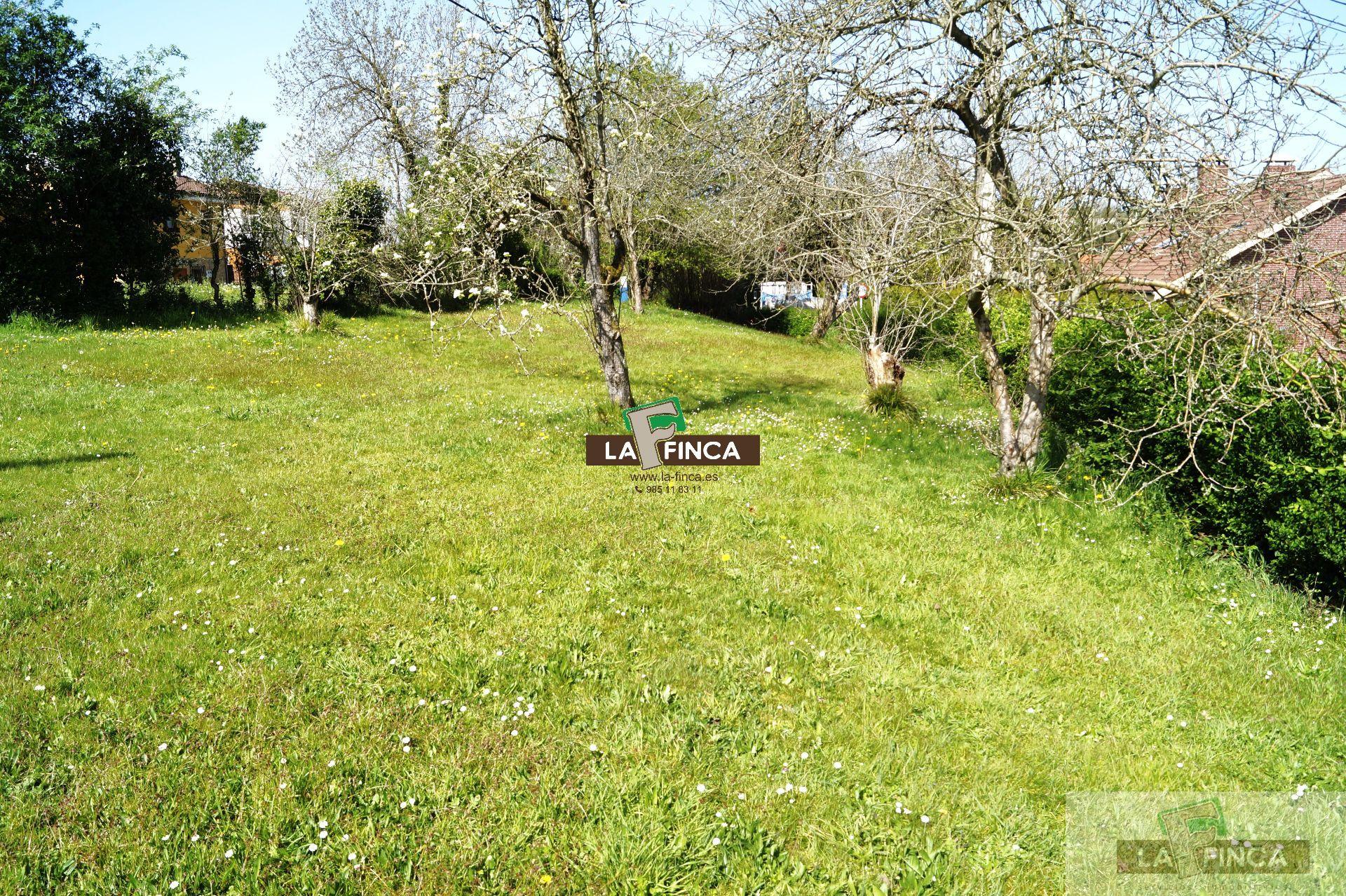 Venta de terreno en Latores