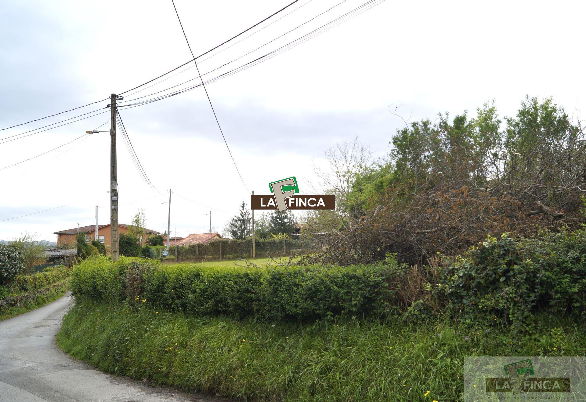 Venta de terreno en Latores