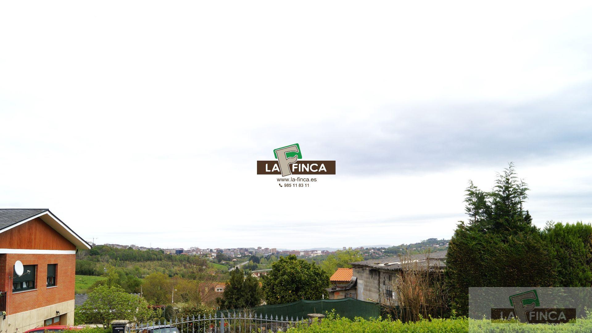 Venta de terreno en Latores