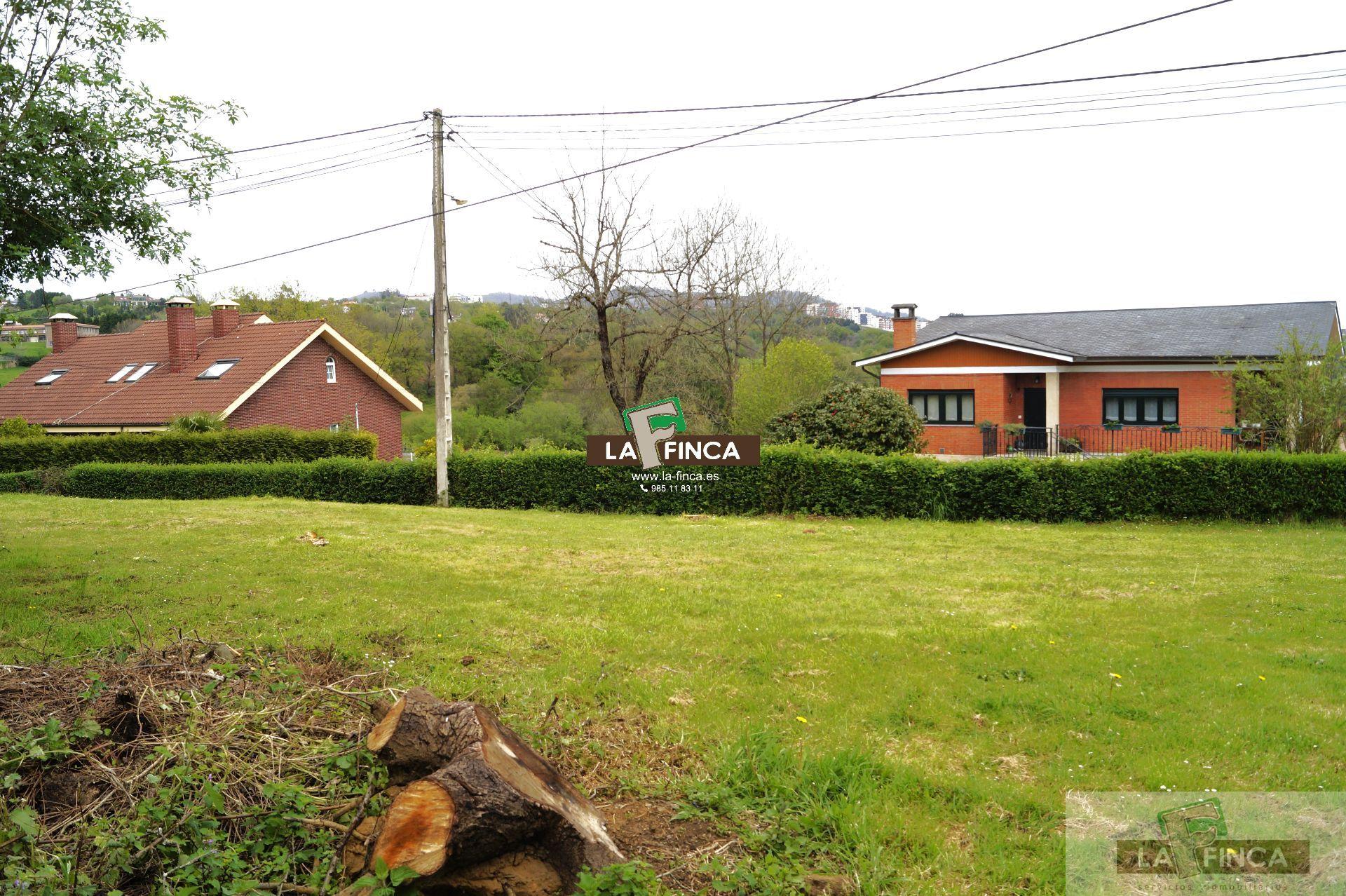Venta de terreno en Latores