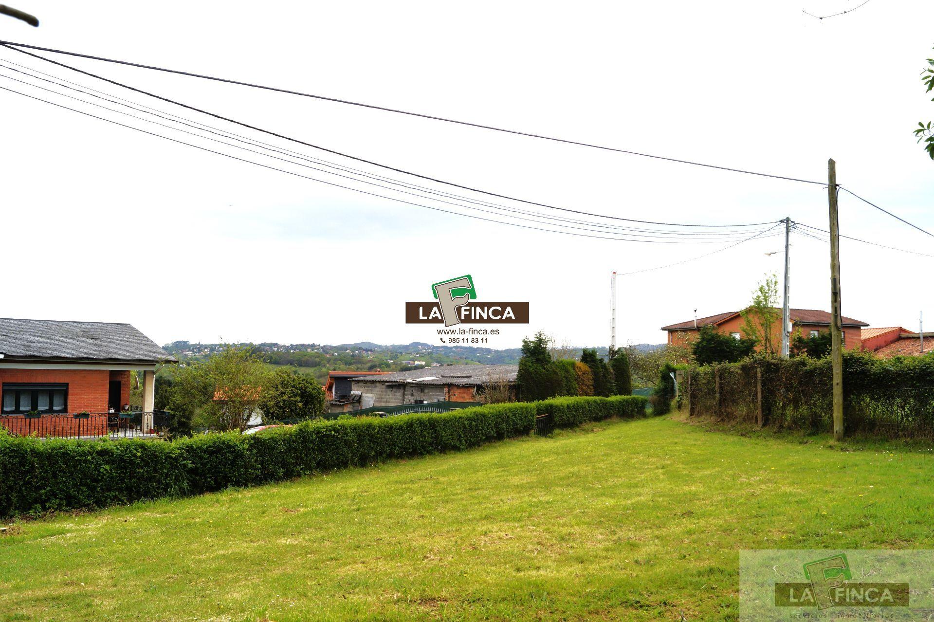 Venta de terreno en Latores