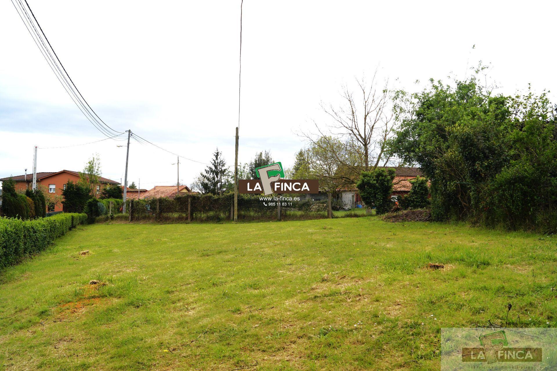 Venta de terreno en Latores