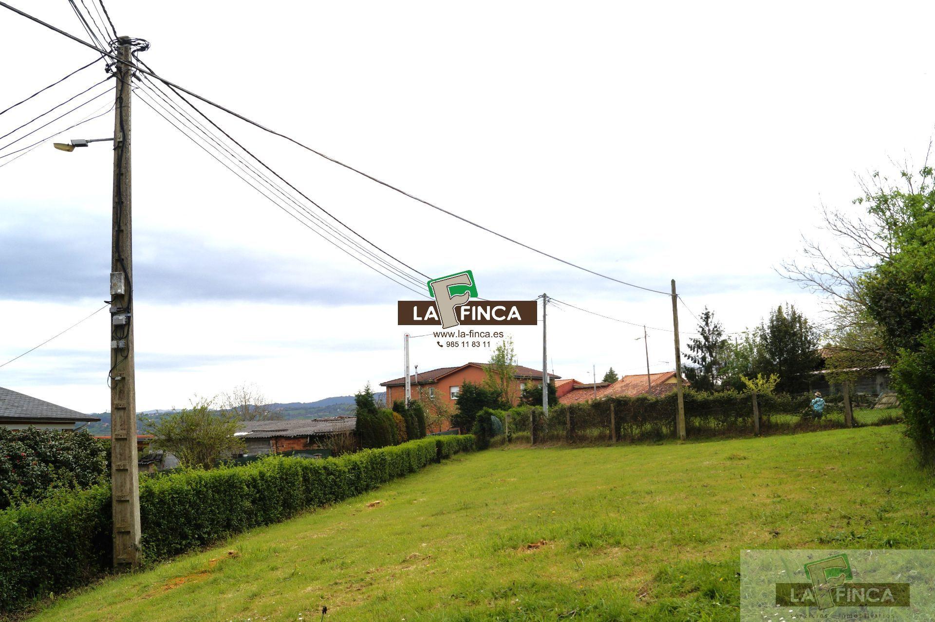 Venta de terreno en Latores