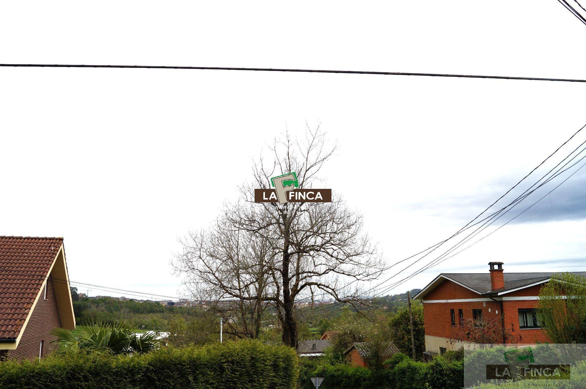 Venta de terreno en Latores