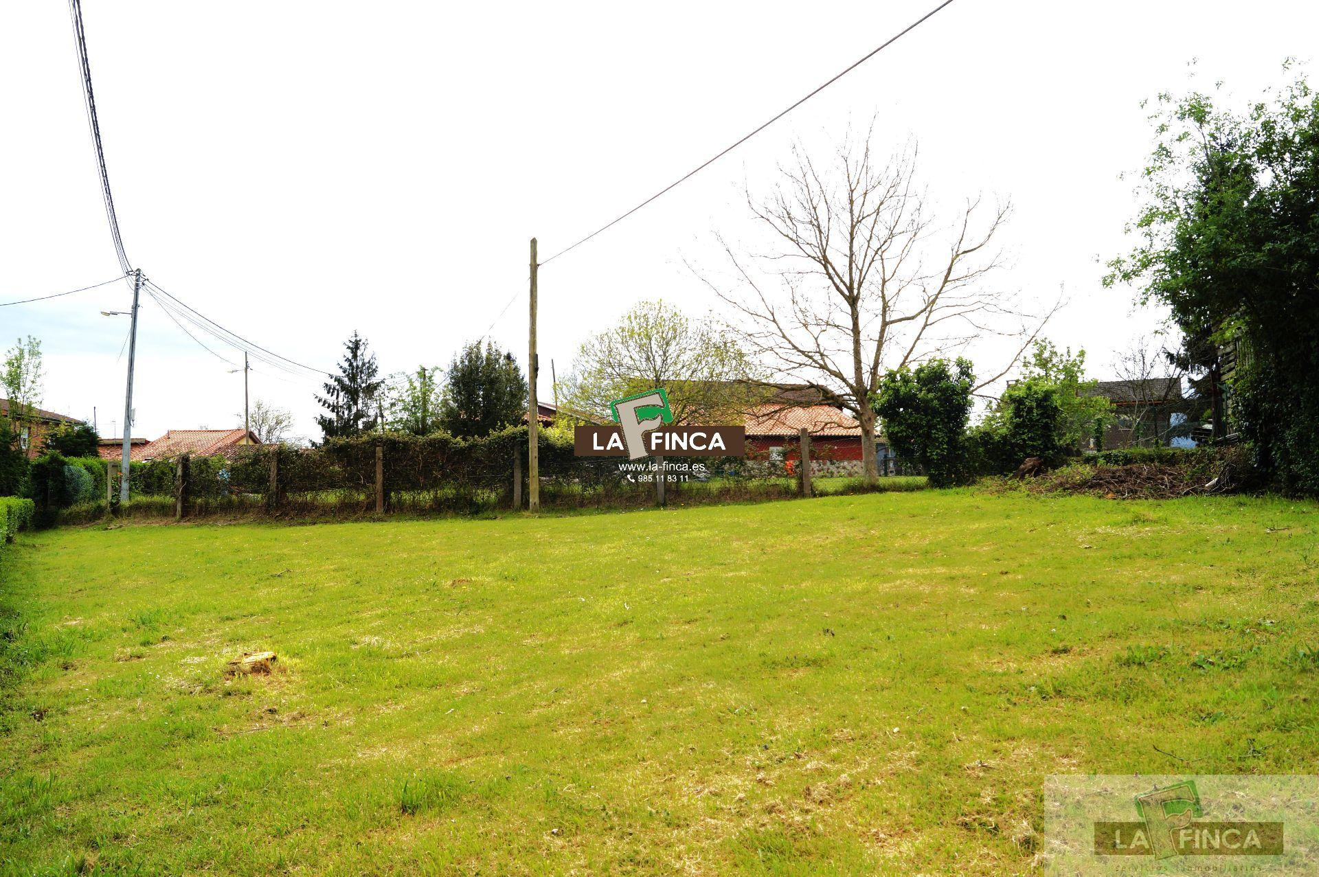 Venta de terreno en Latores