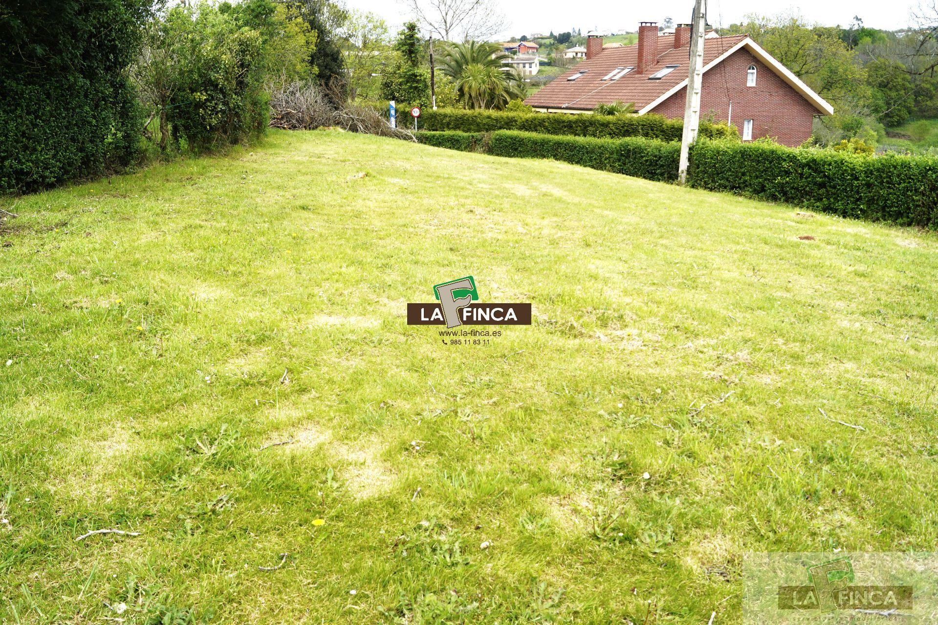 Venta de terreno en Latores
