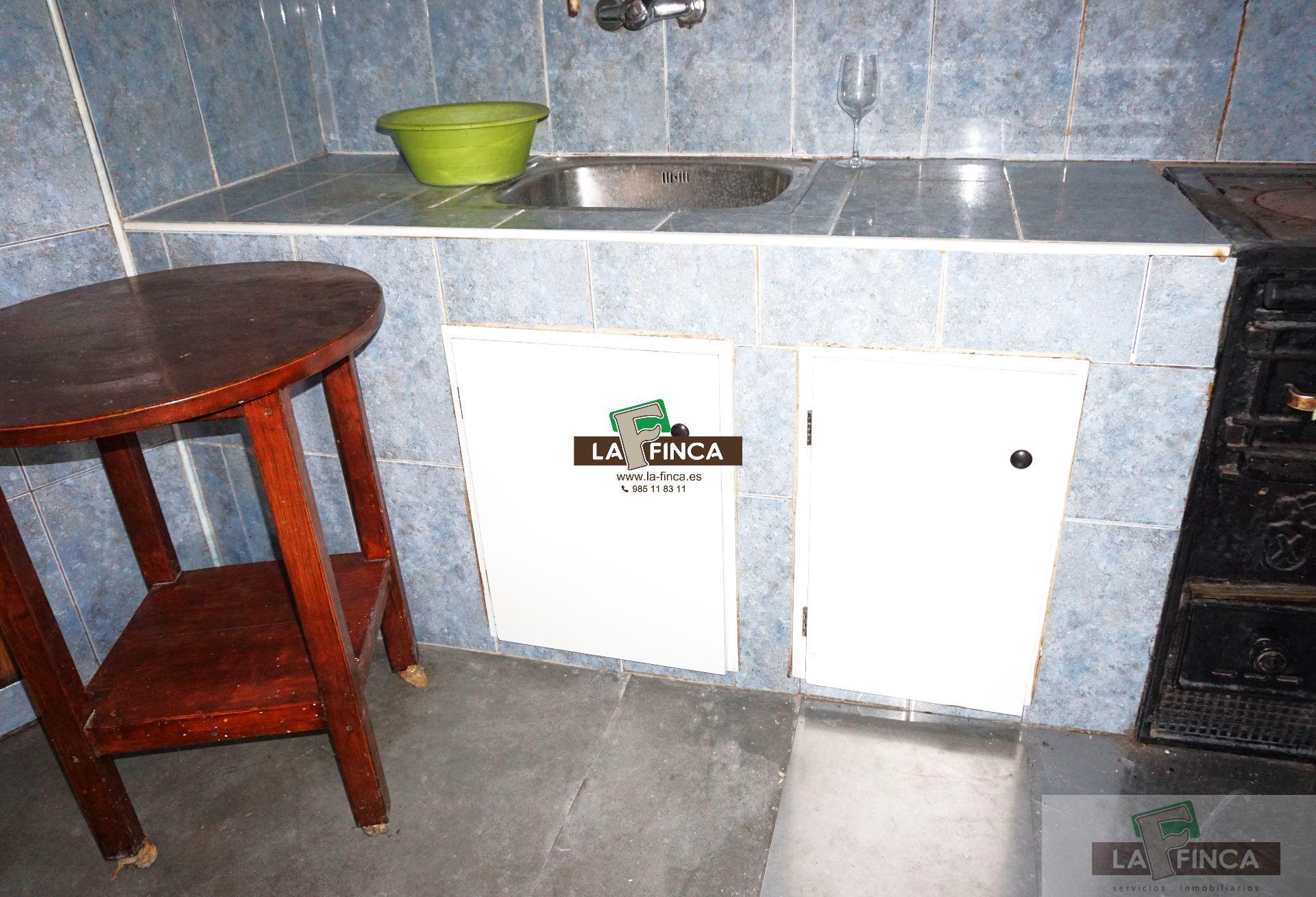 For sale of house in Oviedo