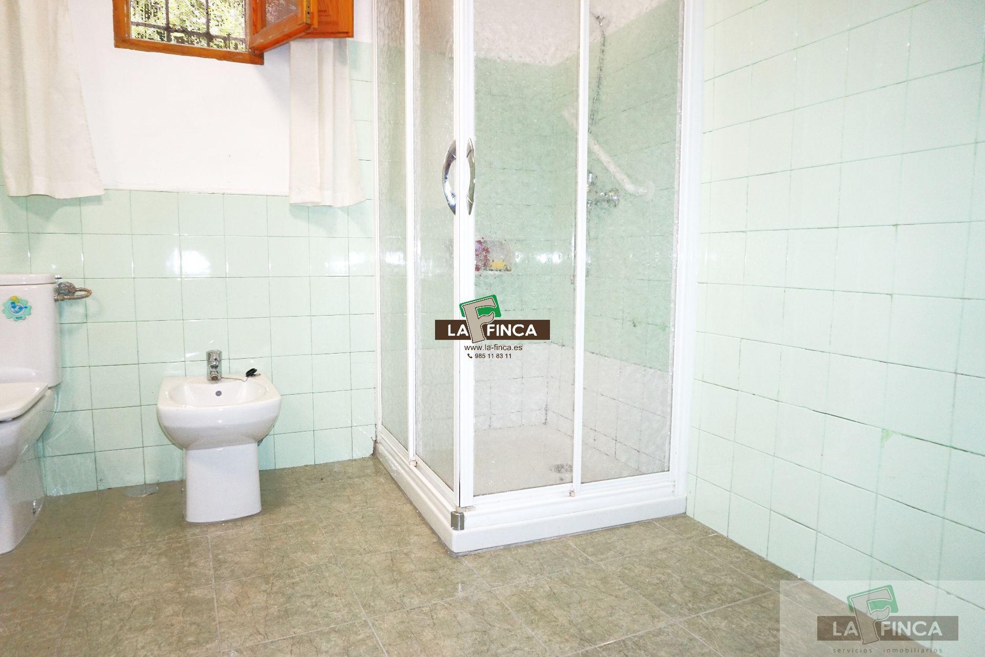 For sale of house in Oviedo