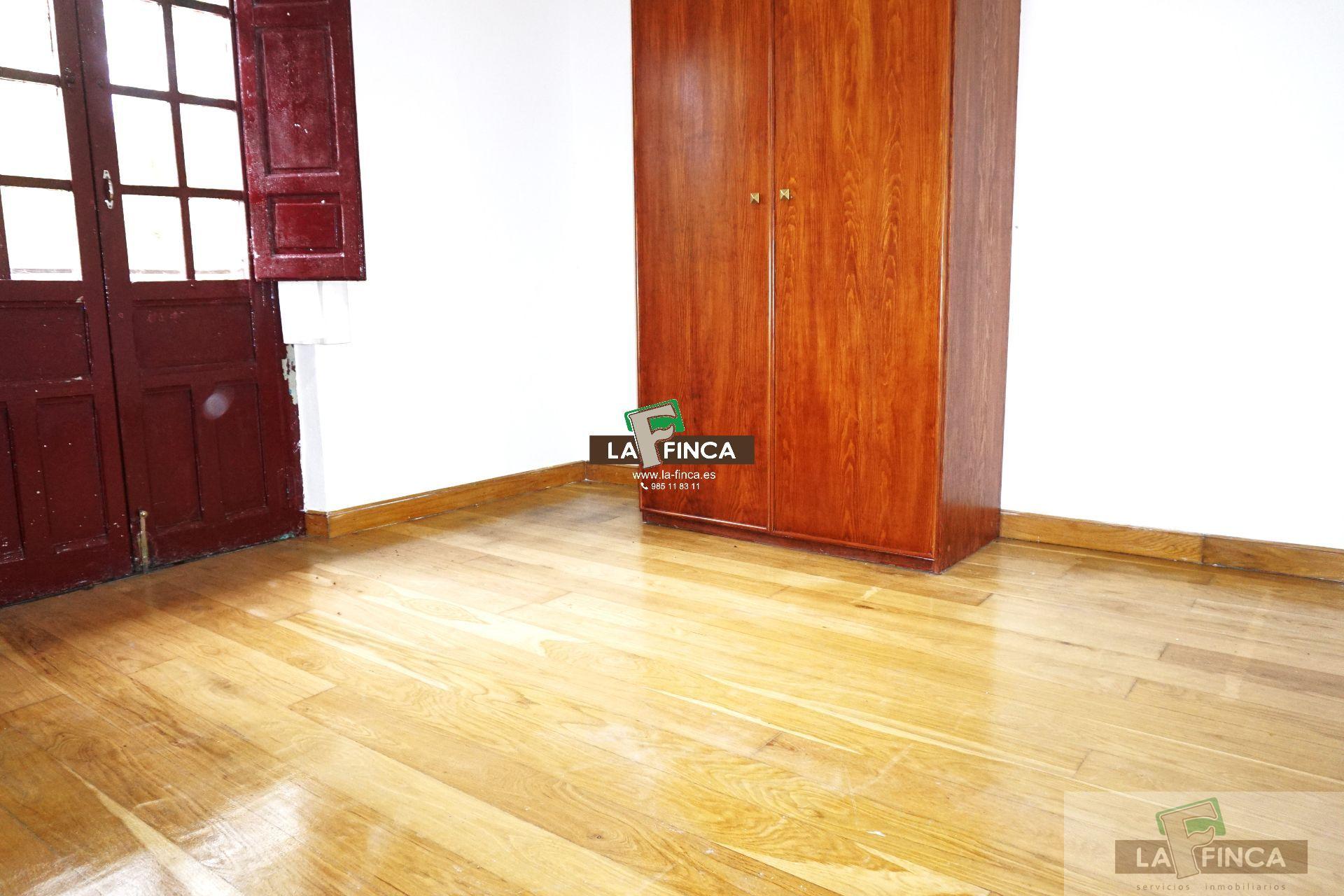 For sale of house in Oviedo