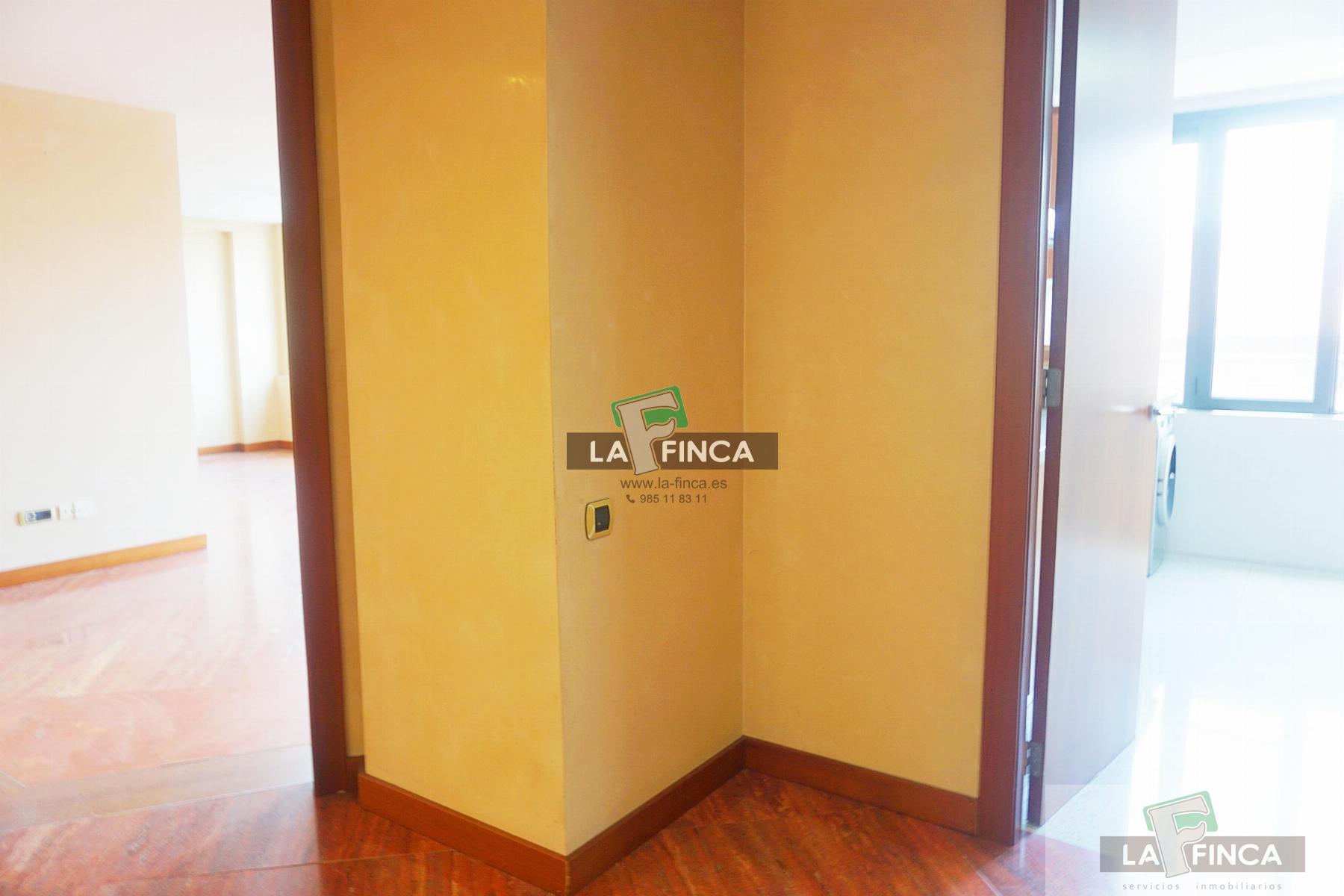 For sale of flat in Oviedo