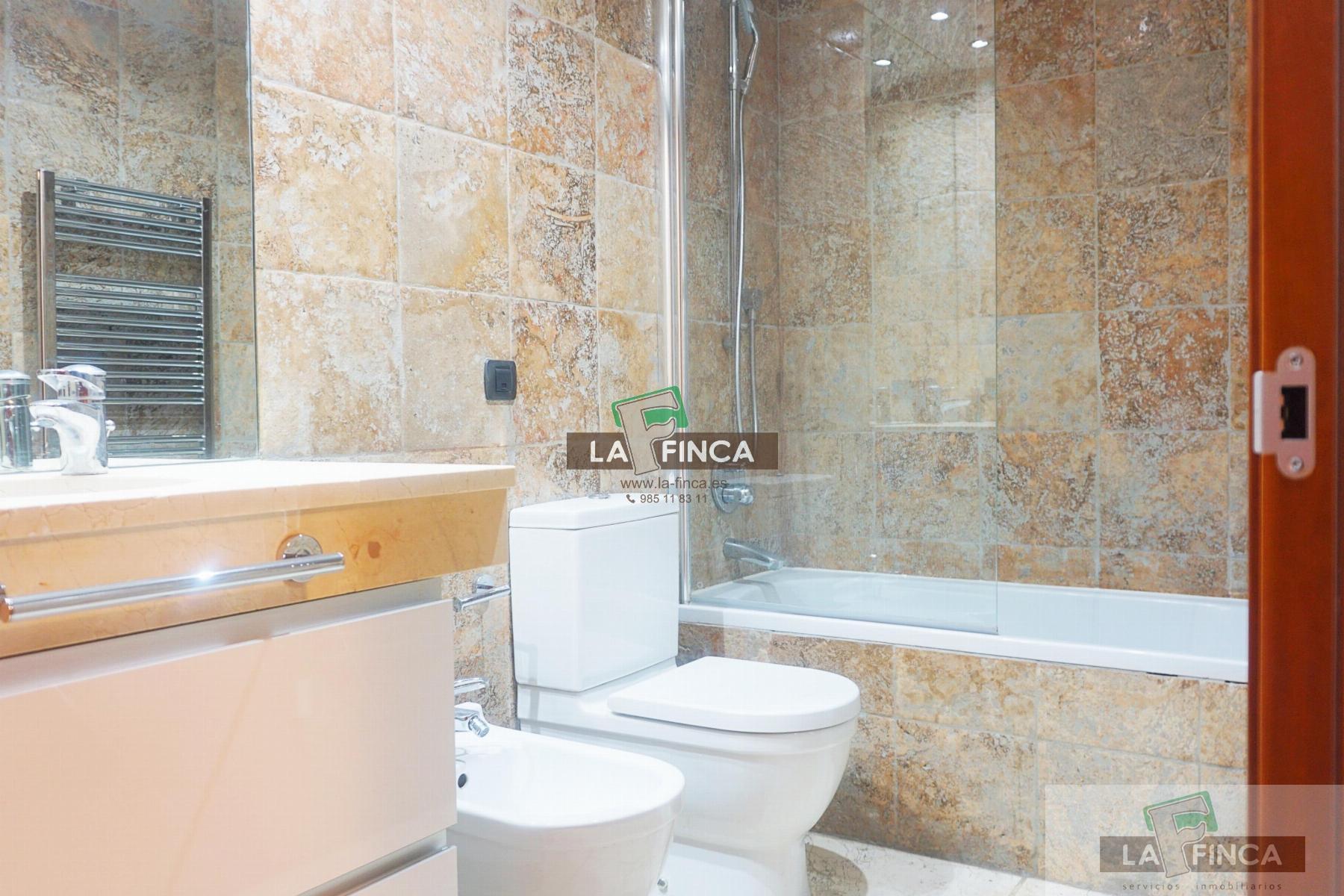 For sale of flat in Oviedo