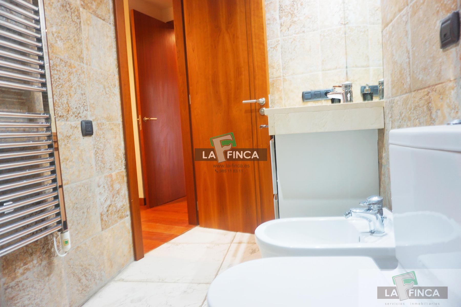 For sale of flat in Oviedo