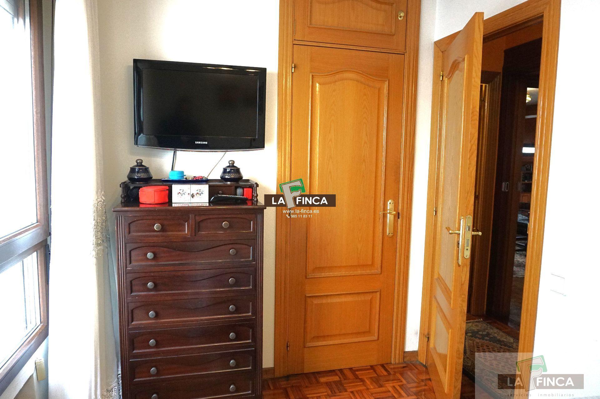 For sale of flat in Oviedo
