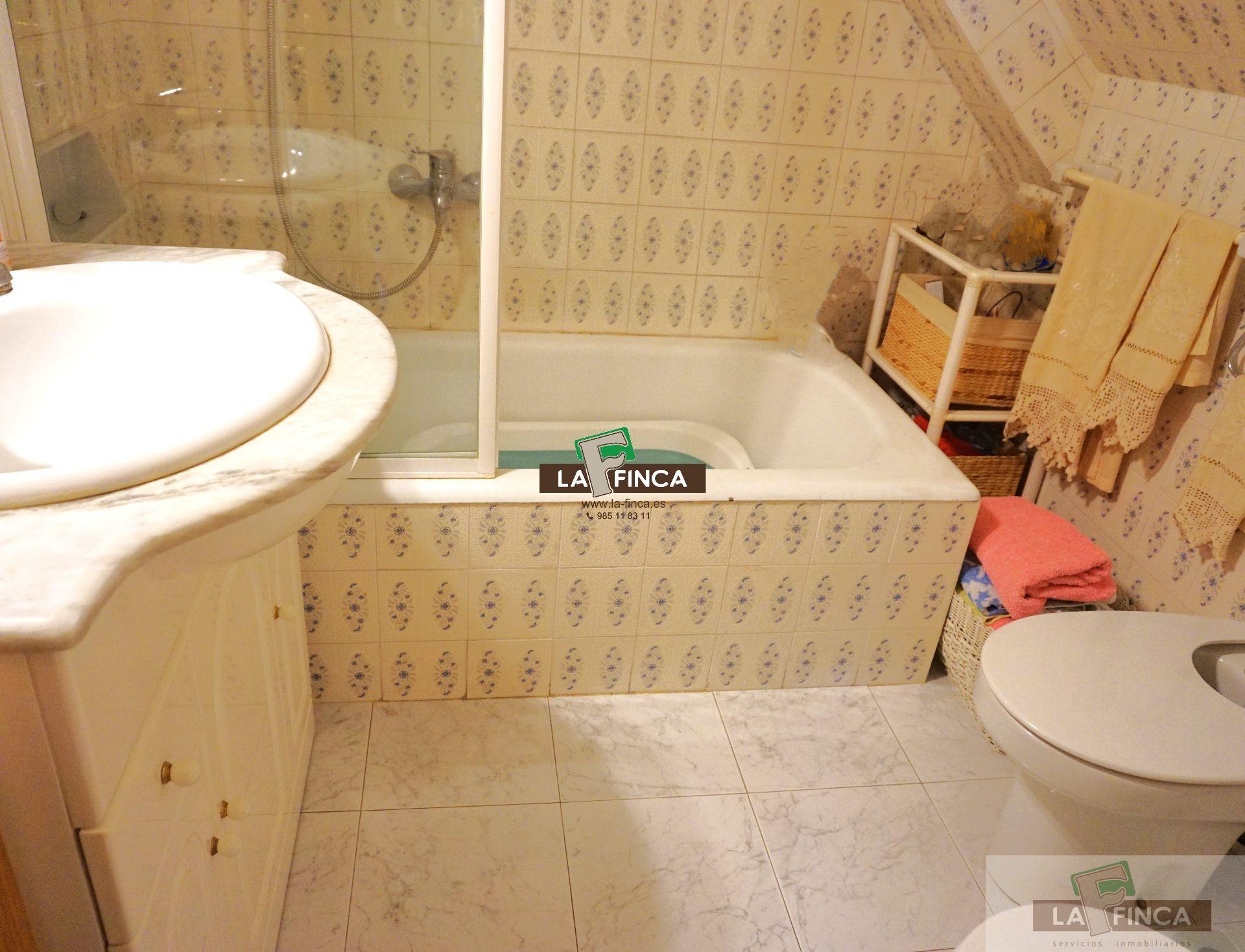 For sale of flat in Oviedo