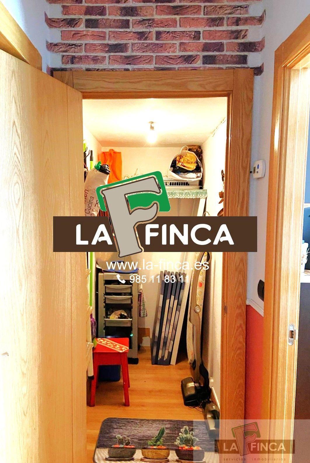 For sale of flat in León