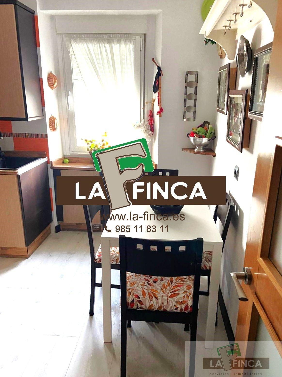 For sale of flat in León