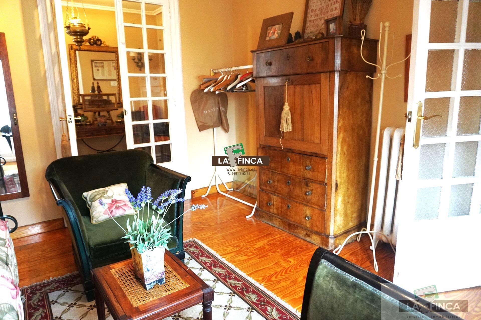 For sale of flat in Oviedo