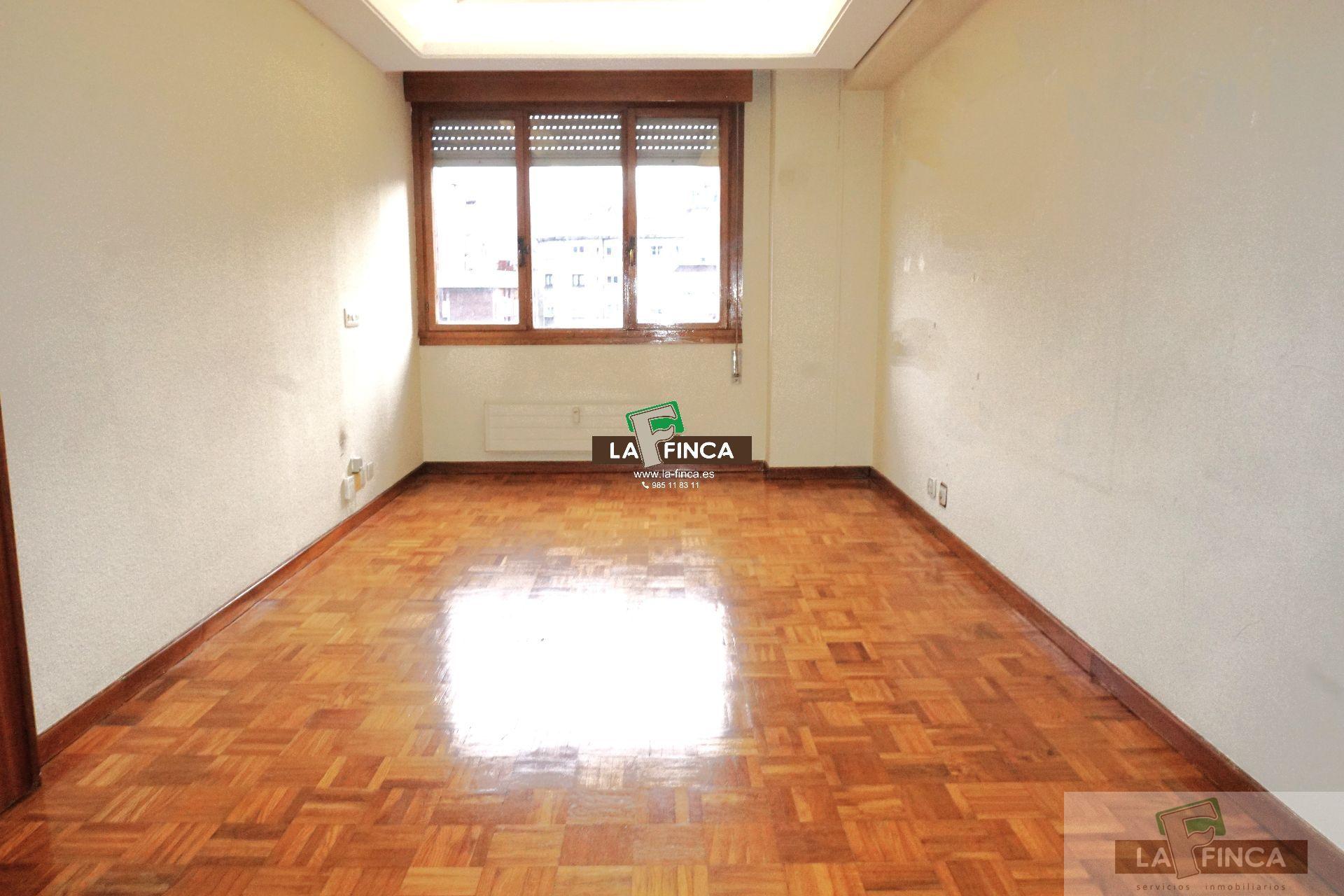 For sale of flat in Oviedo