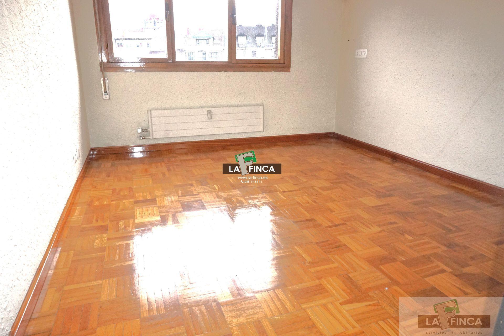 For sale of flat in Oviedo