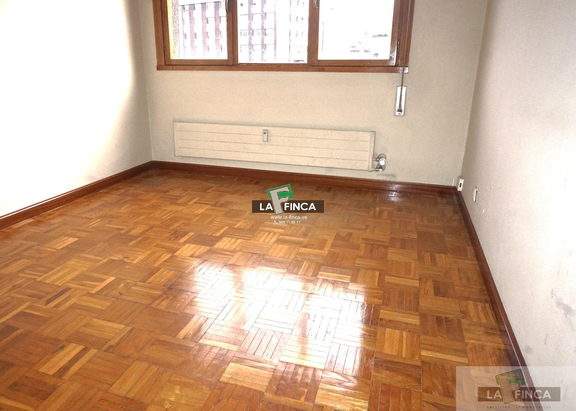 For sale of flat in Oviedo