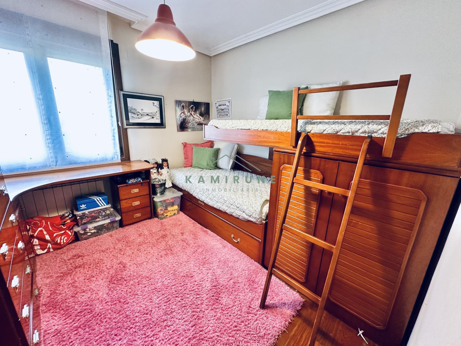 For sale of flat in Lezama