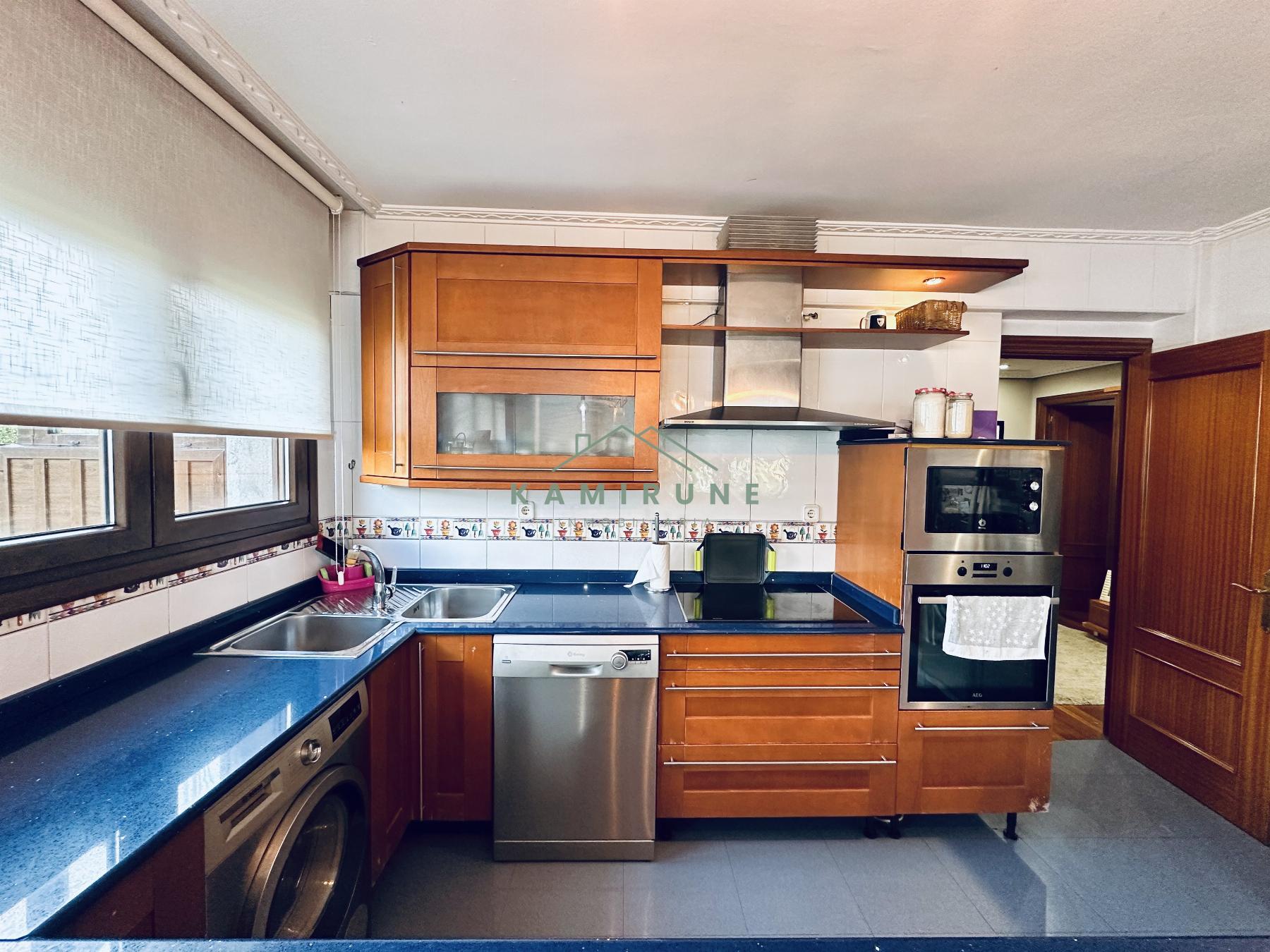 For sale of flat in Lezama