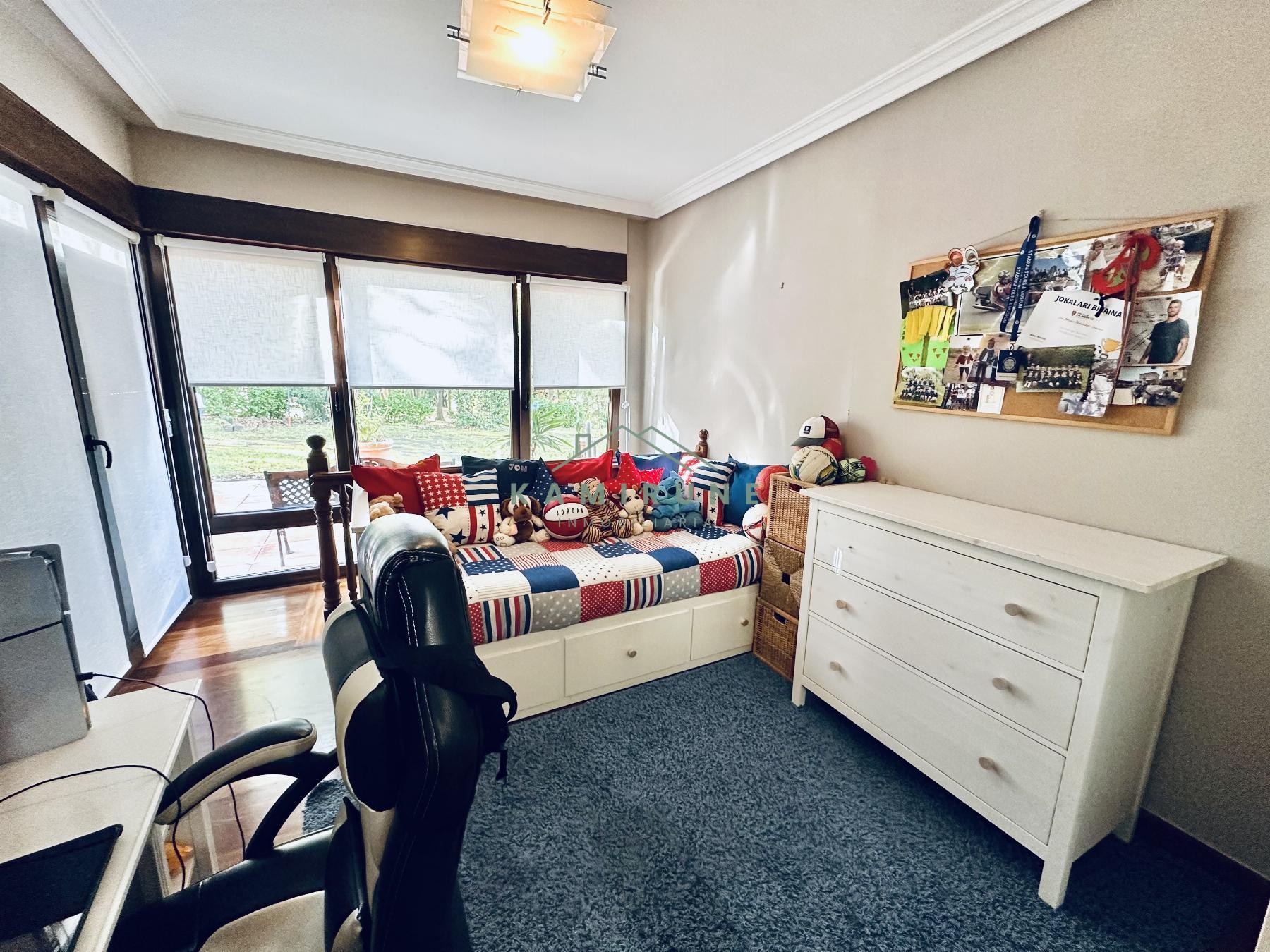 For sale of flat in Lezama