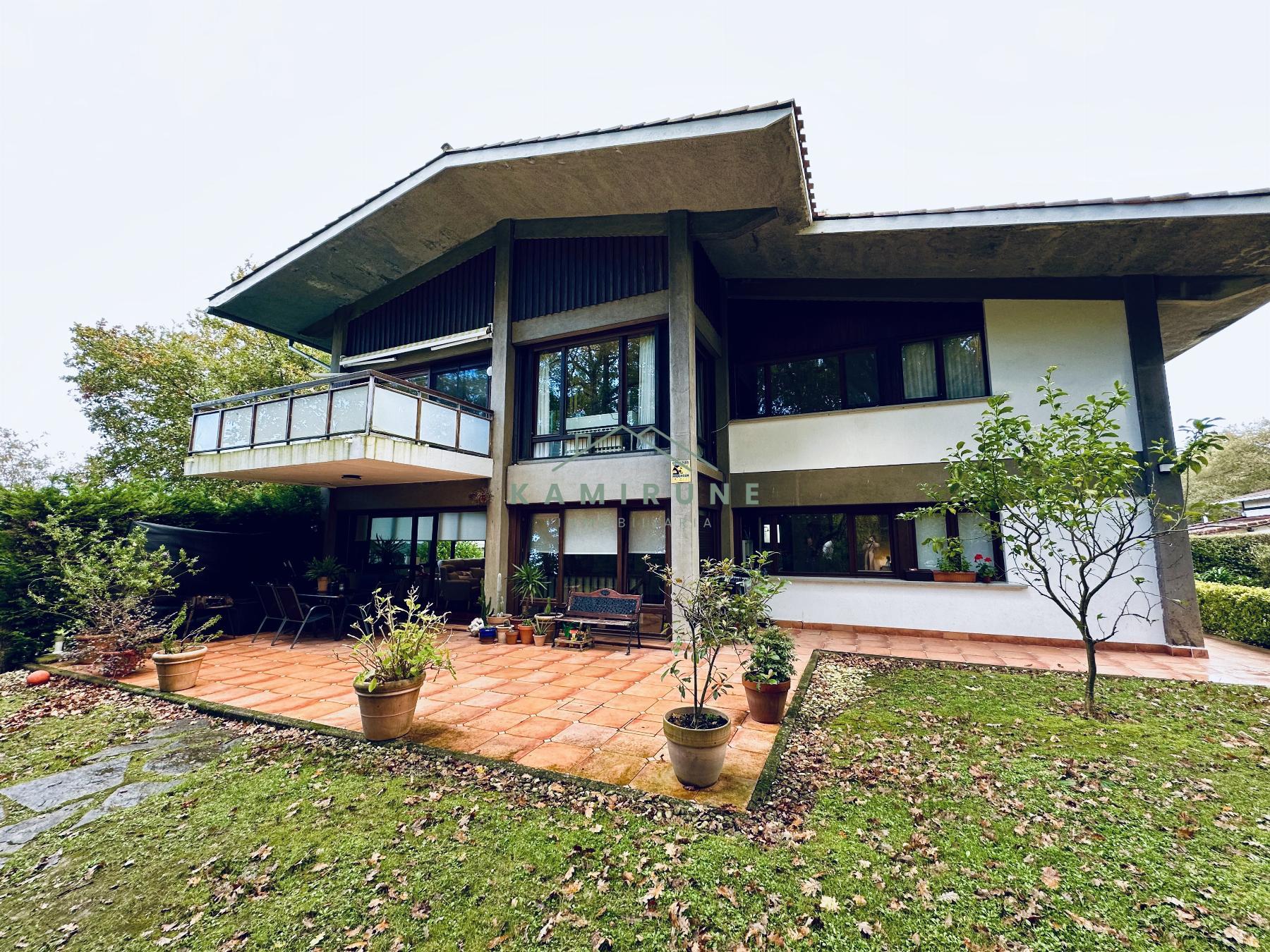 For sale of flat in Lezama