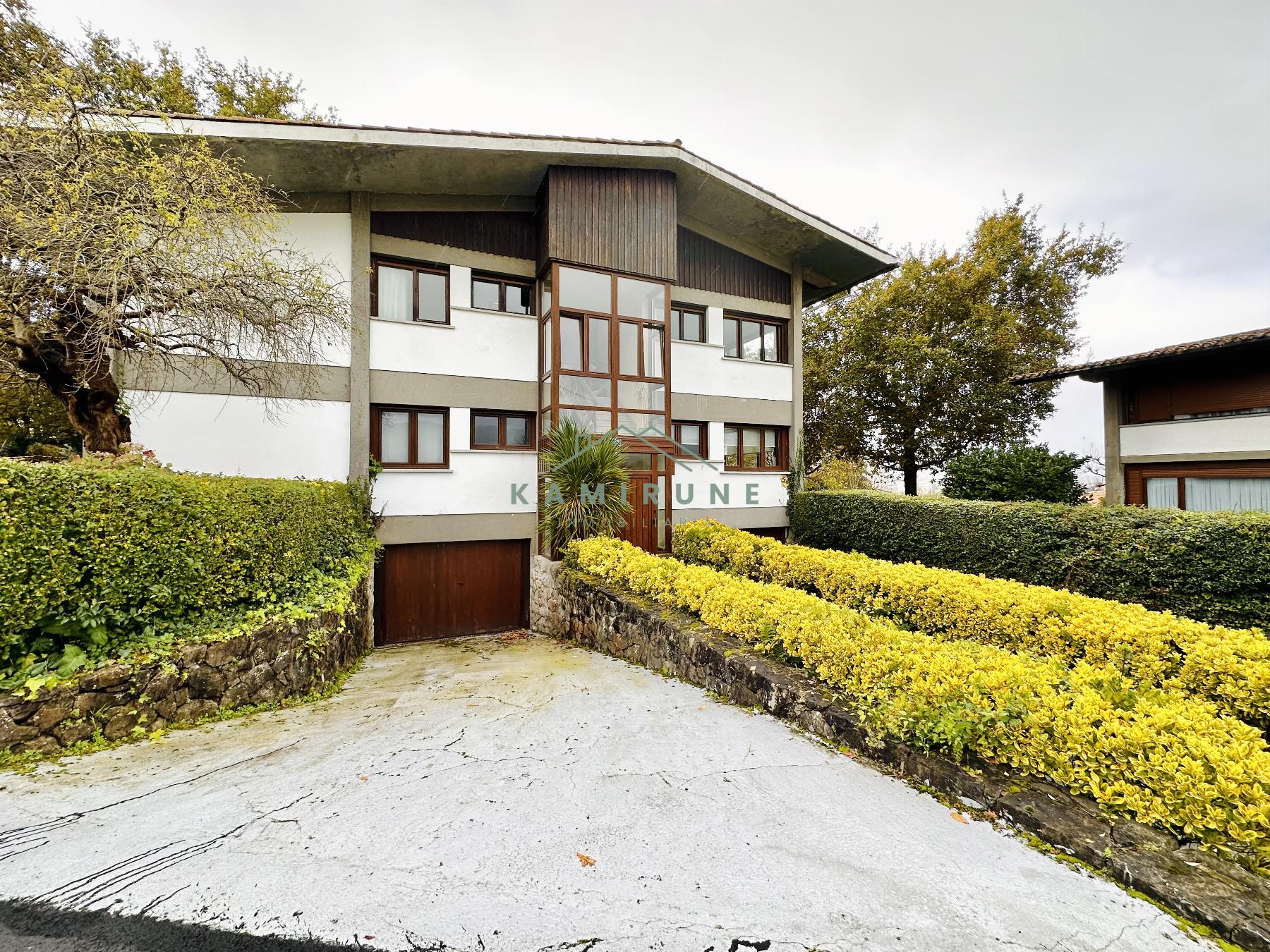 For sale of flat in Lezama
