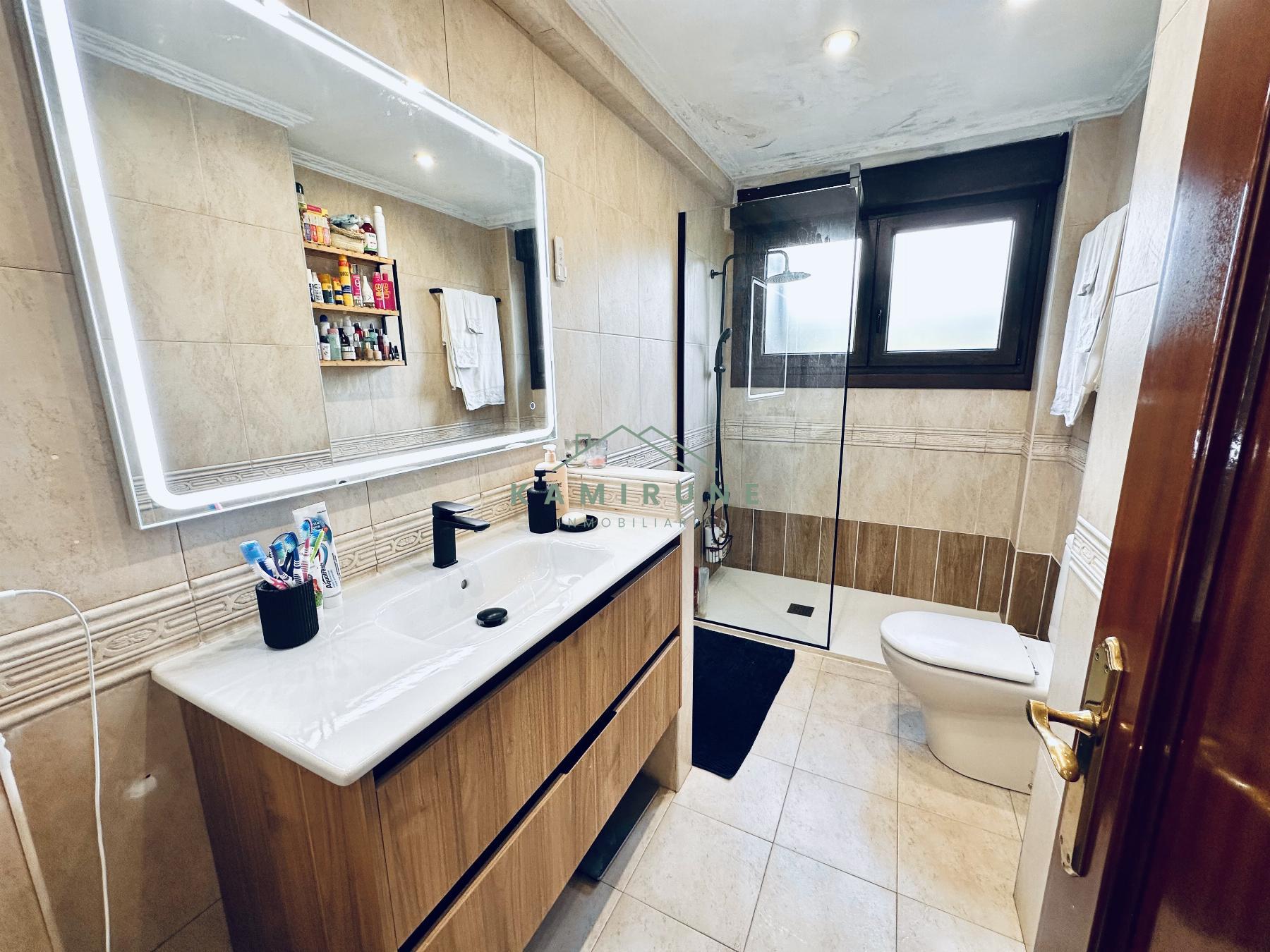 For sale of flat in Lezama