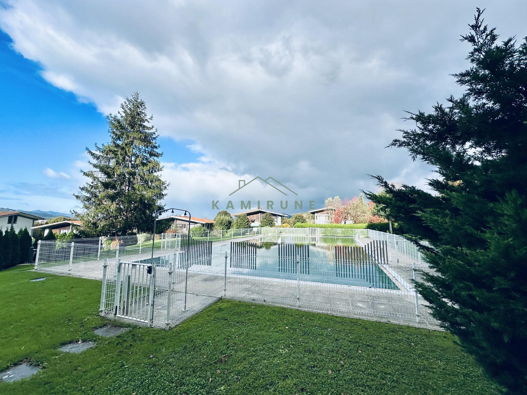 For sale of flat in Lezama