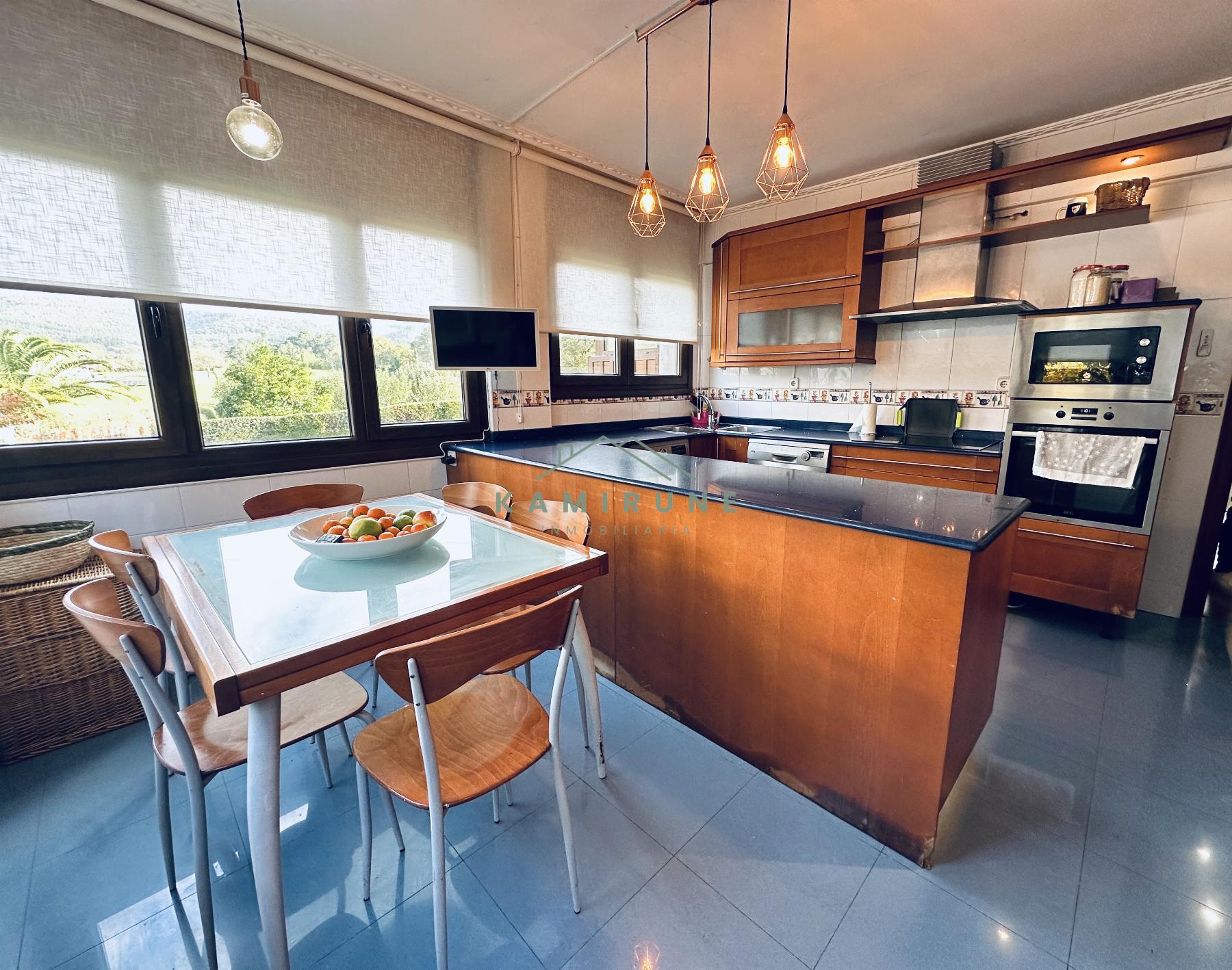 For sale of flat in Lezama