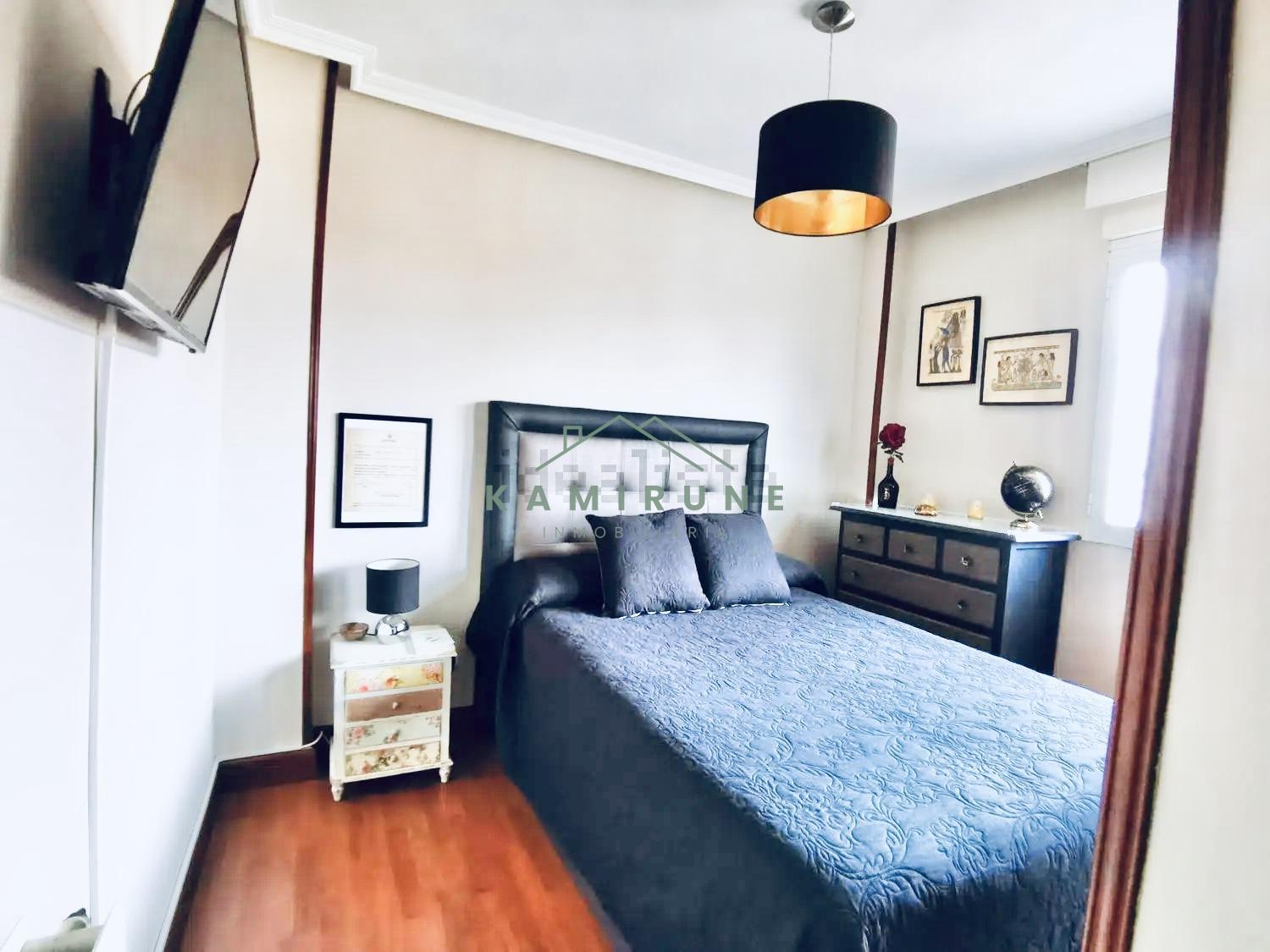 For sale of flat in Santurtzi