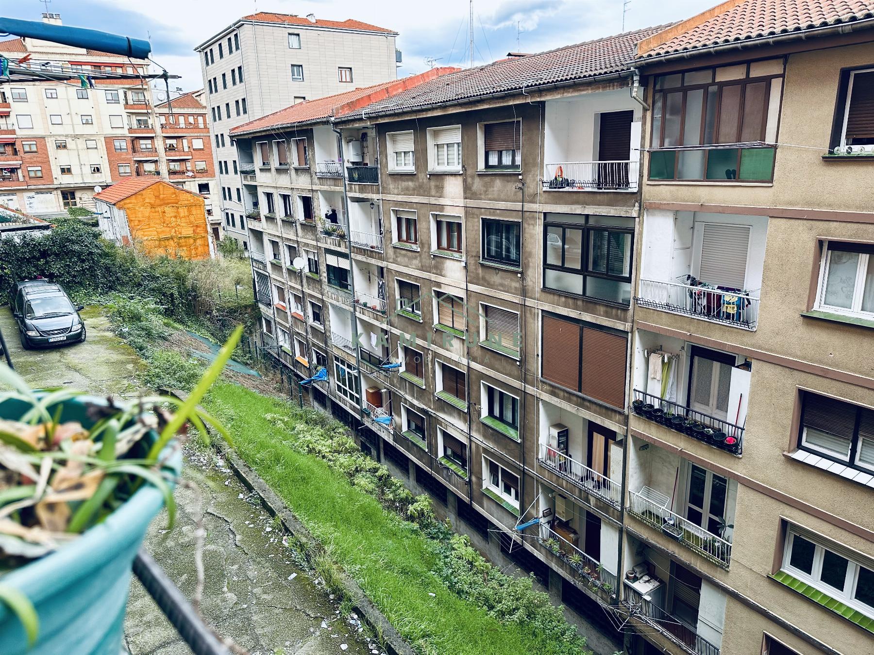 For sale of flat in Santurtzi