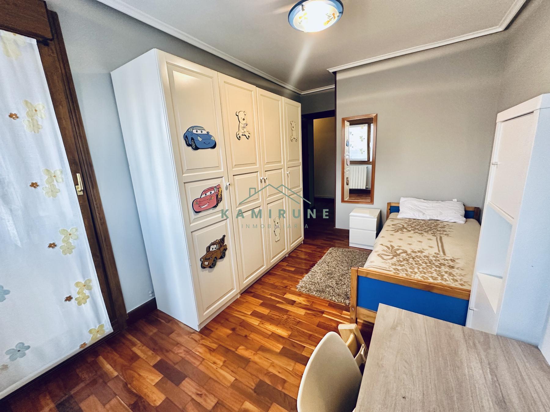 For sale of flat in Basauri