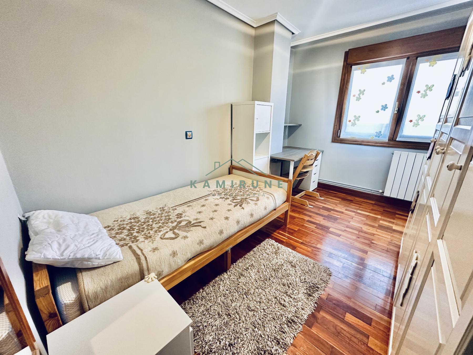 For sale of flat in Basauri