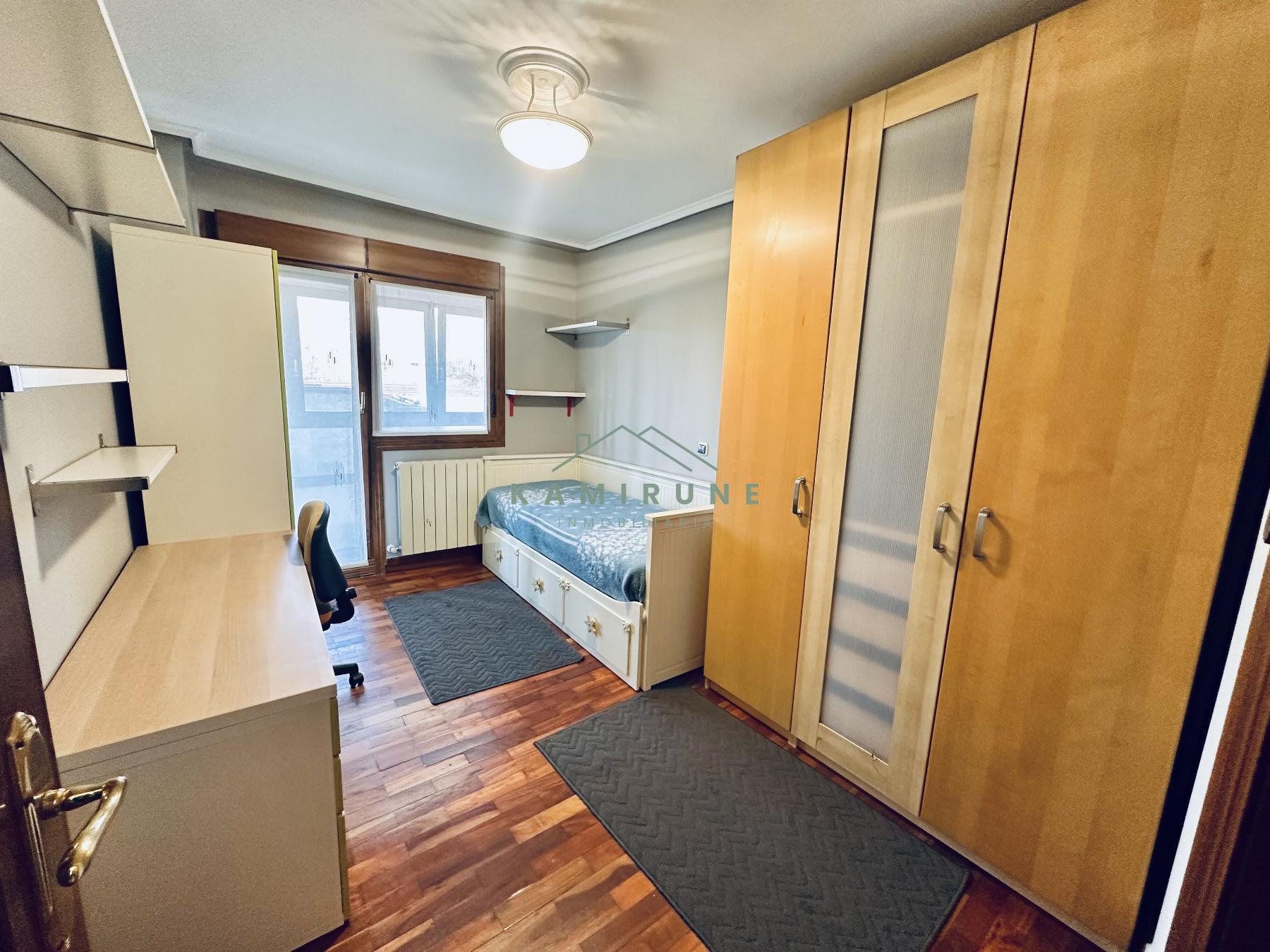 For sale of flat in Basauri